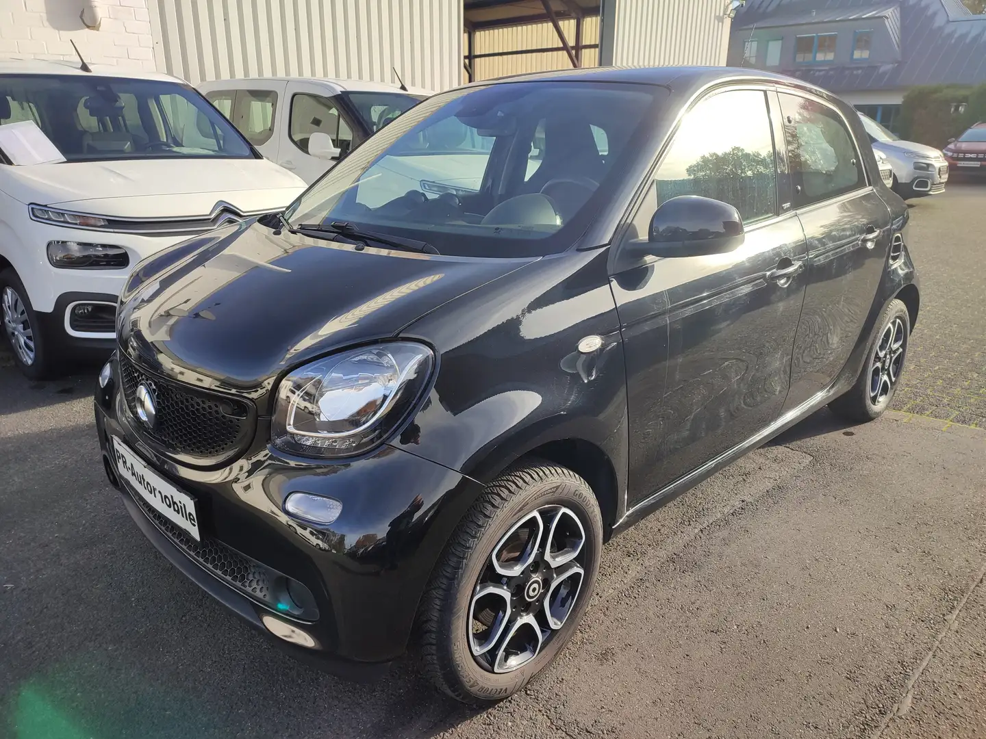 smart forFour smart forfour prime Klimaaut/Navi+Cam/Leder Schwarz - 1