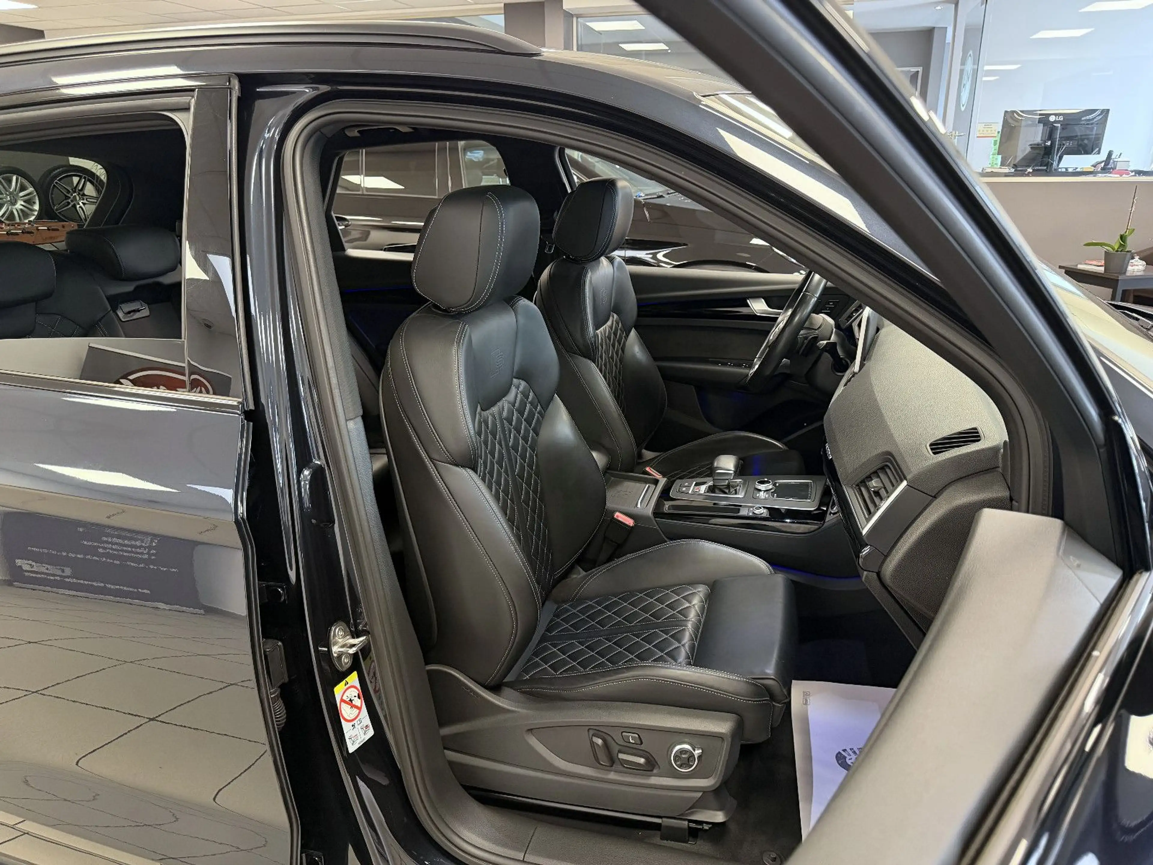 Audi SQ5 3.0TFSI Quattro *AHK*StdHzg*ACC*HUD*PanoSD* — photo 14