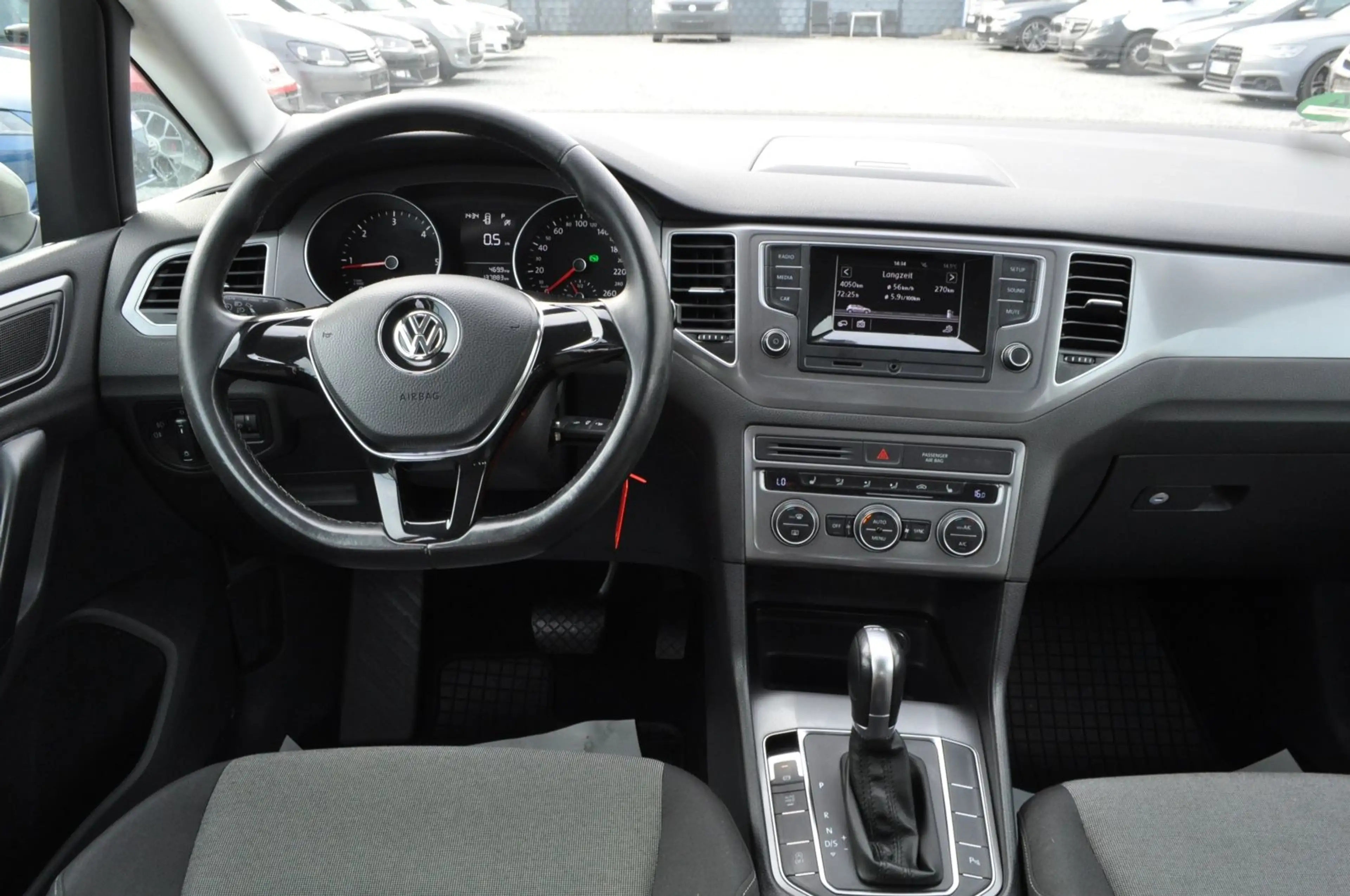 Volkswagen Golf Sportsvan VII Trendline BMT/START-STOPP/AHK — photo 11