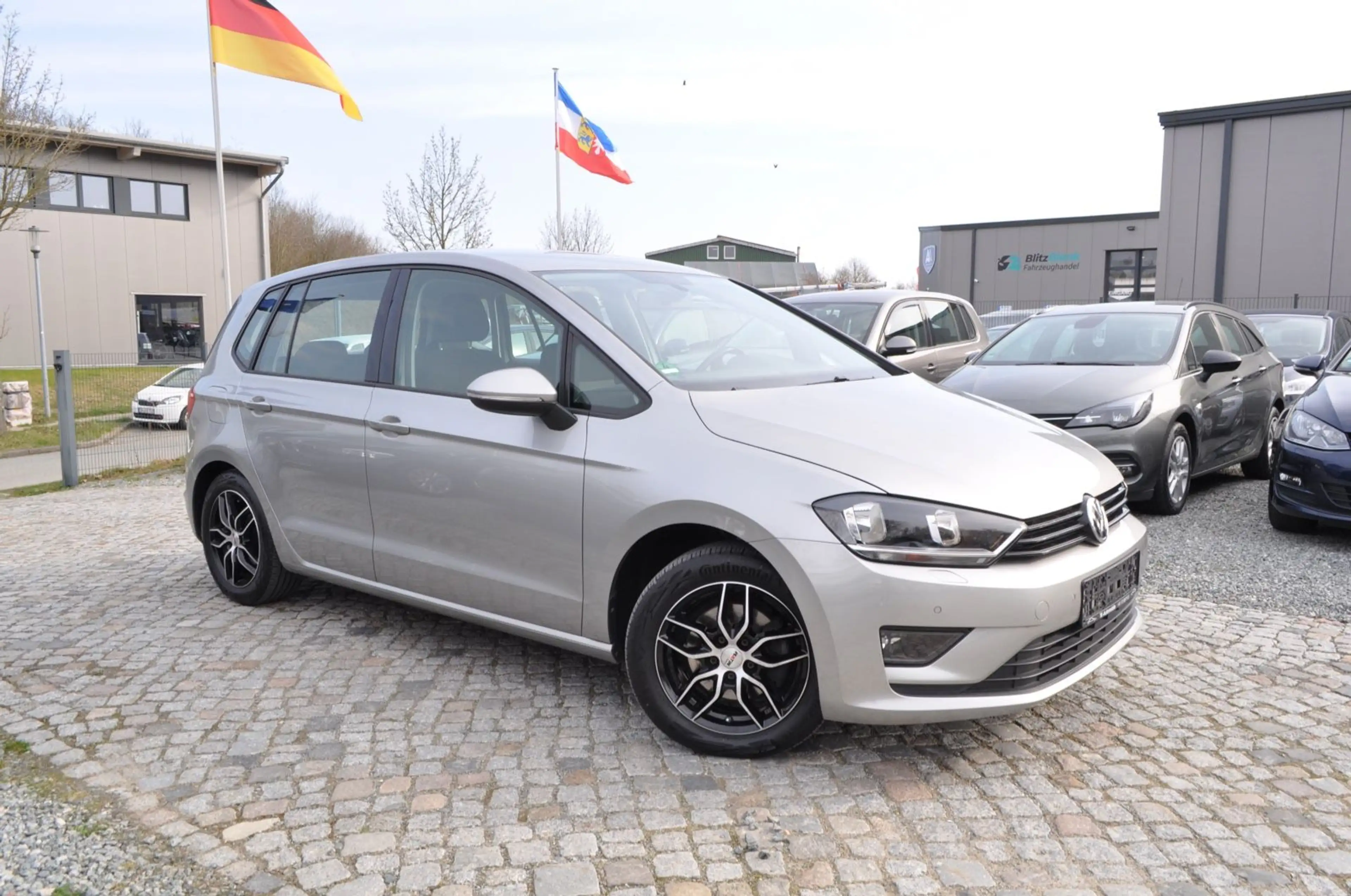 Volkswagen Golf Sportsvan VII Trendline BMT/START-STOPP/AHK — photo 3