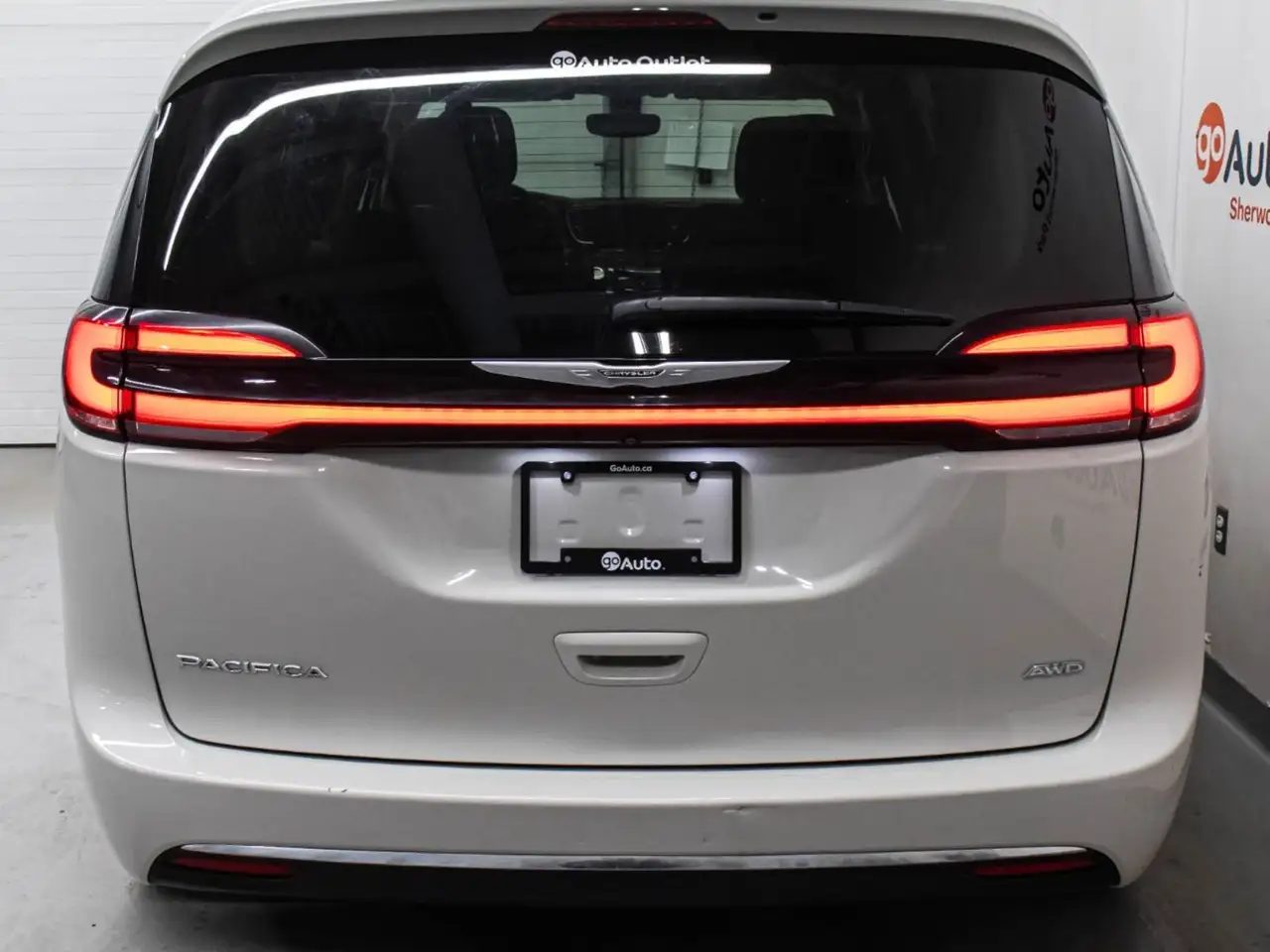 Chrysler Pacifica снимка Chrysler Pacifica