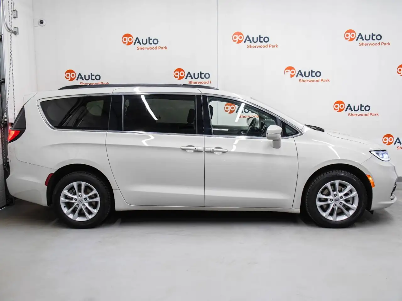 Chrysler Pacifica снимка Chrysler Pacifica