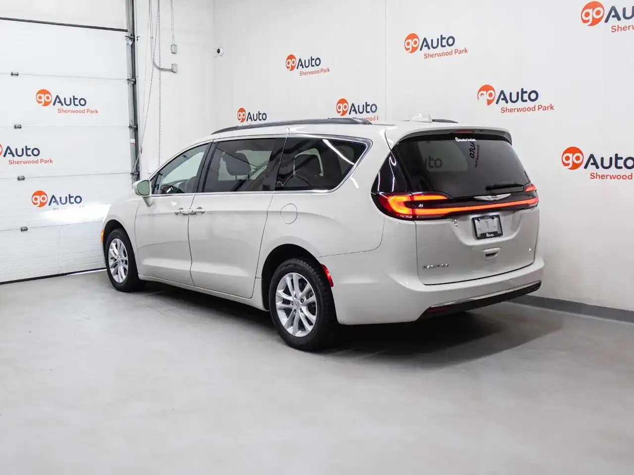 Chrysler Pacifica снимка Chrysler Pacifica