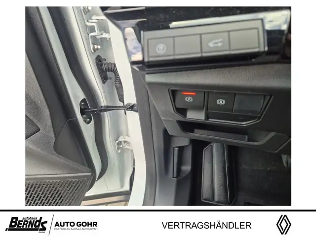 Renault Austral view 13