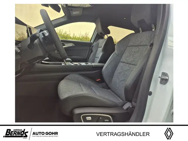 Renault Austral view 9