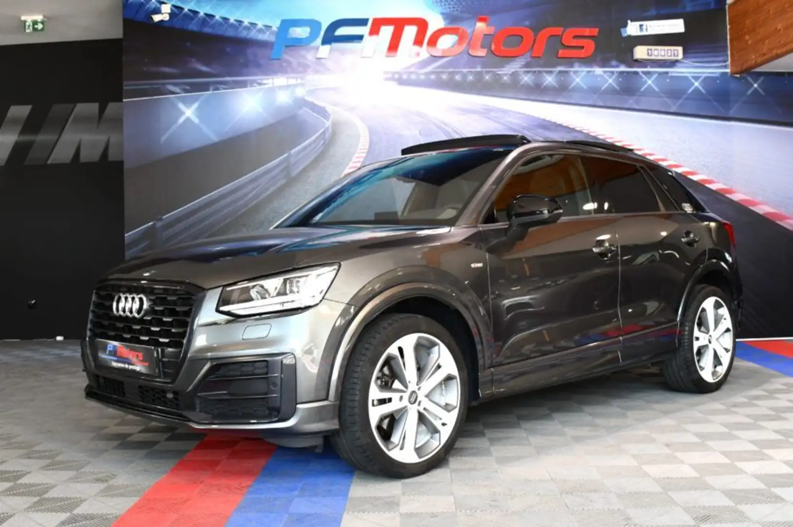 Audi Q2 S-Line 35 TFSI 150 S-Tronic GPS Virtual Pré Sense ACC TO Attelage Car Play Lane JA 19 Sport Gris - 1