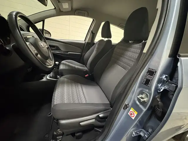 Toyota Yaris view 12
