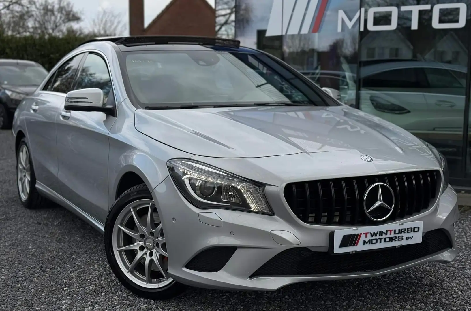 Mercedes-Benz CLA 250 4-Matic Bronze - 2