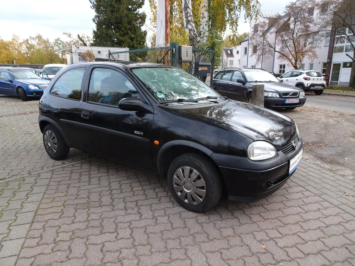 Opel Corsa 1.2 16V Edition 2000 Zwart - 1