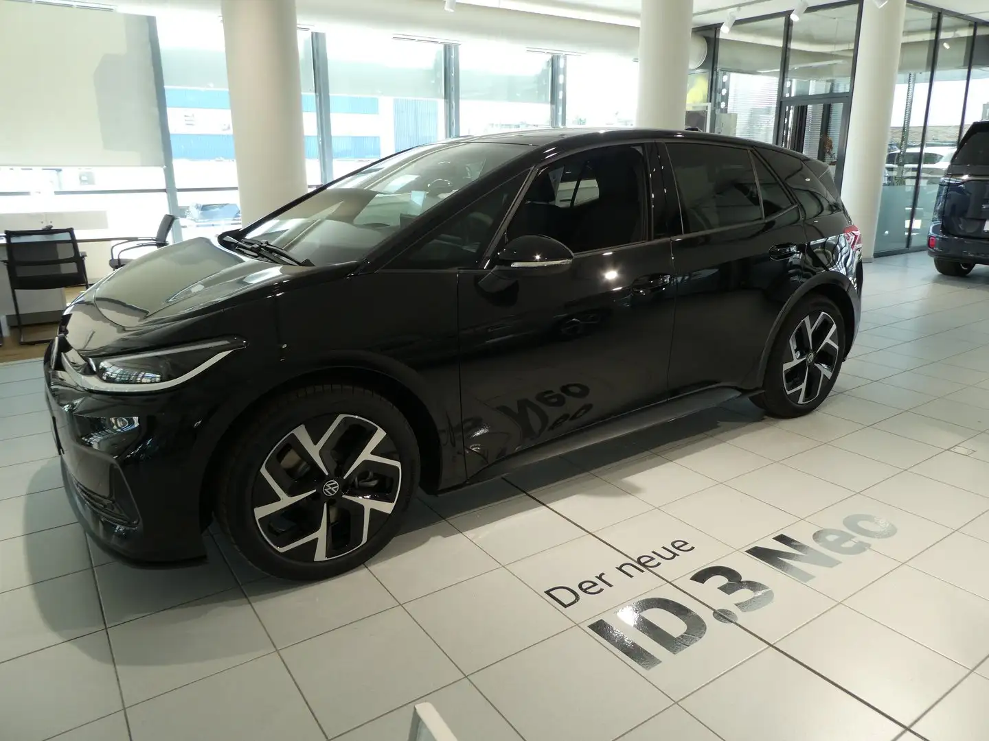 Volkswagen ID.3 Neo Life 125 kW - 50 kWh Schwarz - 2