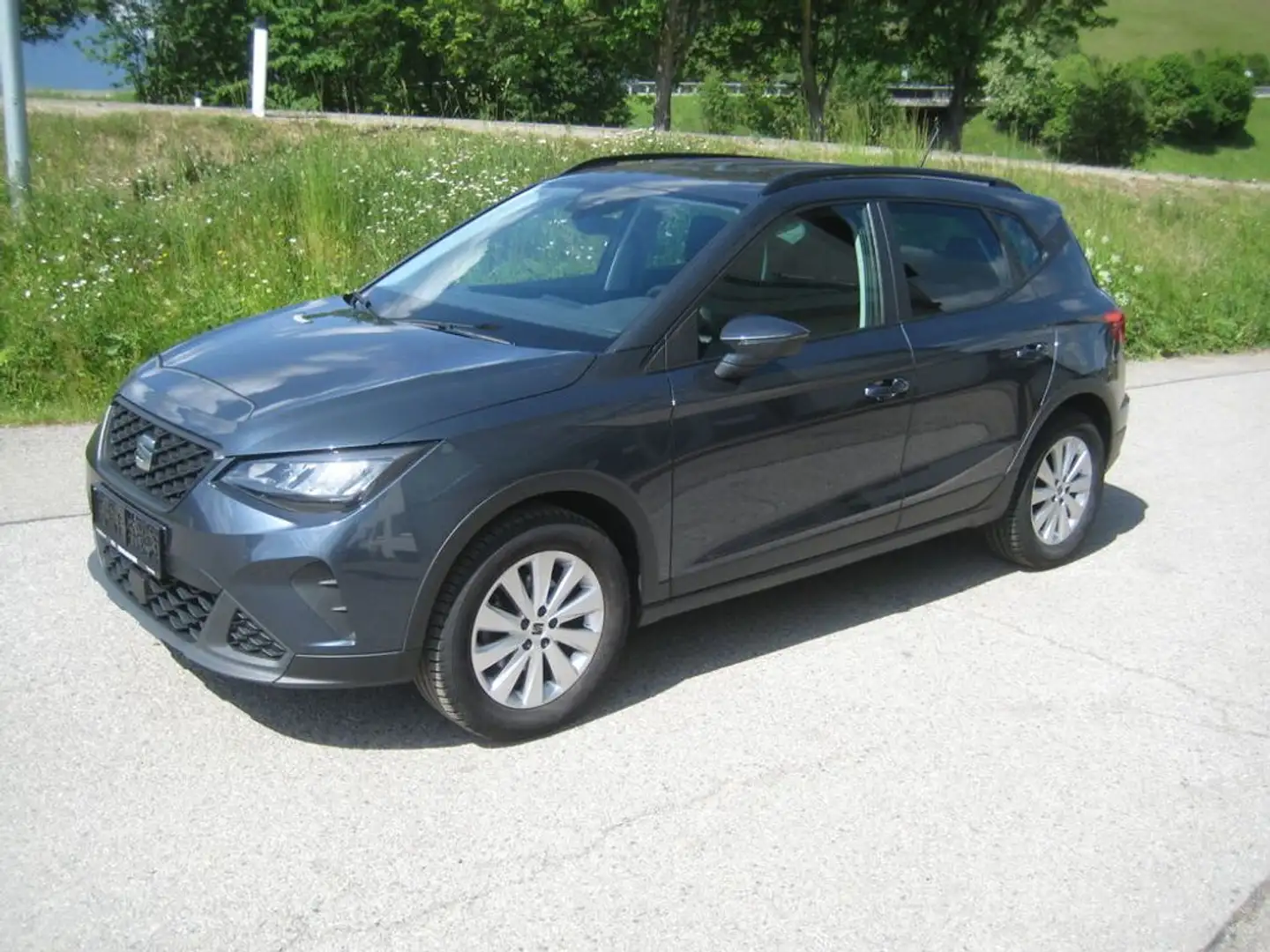 SEAT Arona Style 1,0 TSI, LED, PDC, Virtual Grau - 2