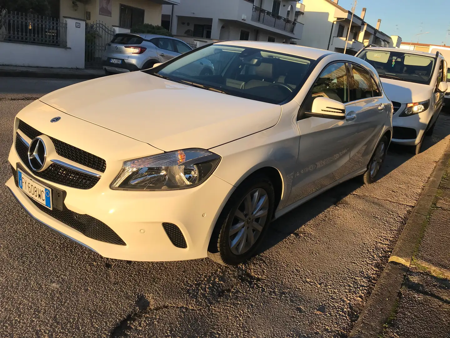 Mercedes-Benz 180 A 180 Executive Automatic S176 White - 2