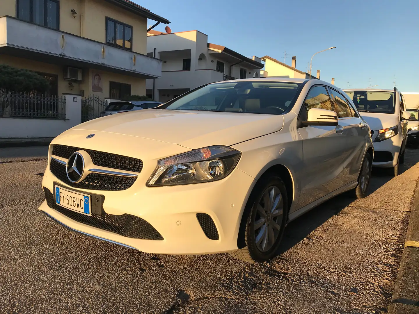 Mercedes-Benz 180 A 180 Executive Automatic S176 White - 1