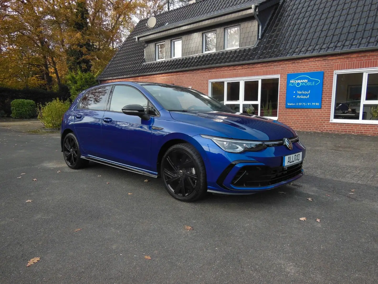 Volkswagen Golf 8 2.0 TSI DSG 4Motion R-LINE/PANO/AHK/DCC Blau - 1
