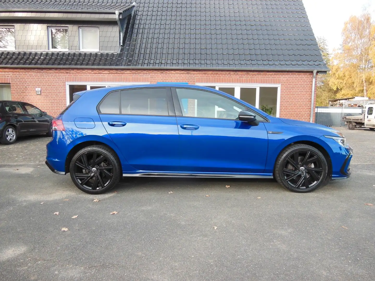 Volkswagen Golf 8 2.0 TSI DSG 4Motion R-LINE/PANO/AHK/DCC Blau - 2