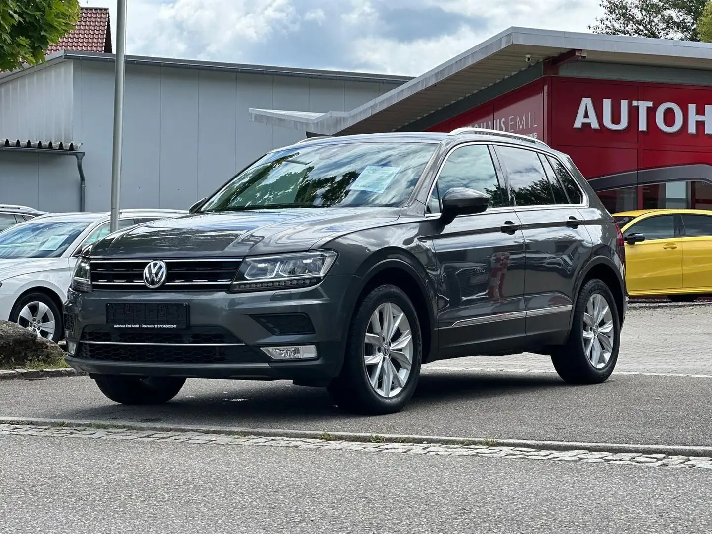 Volkswagen Tiguan Highline BMT/Start-Stopp 4Motion Grau - 1