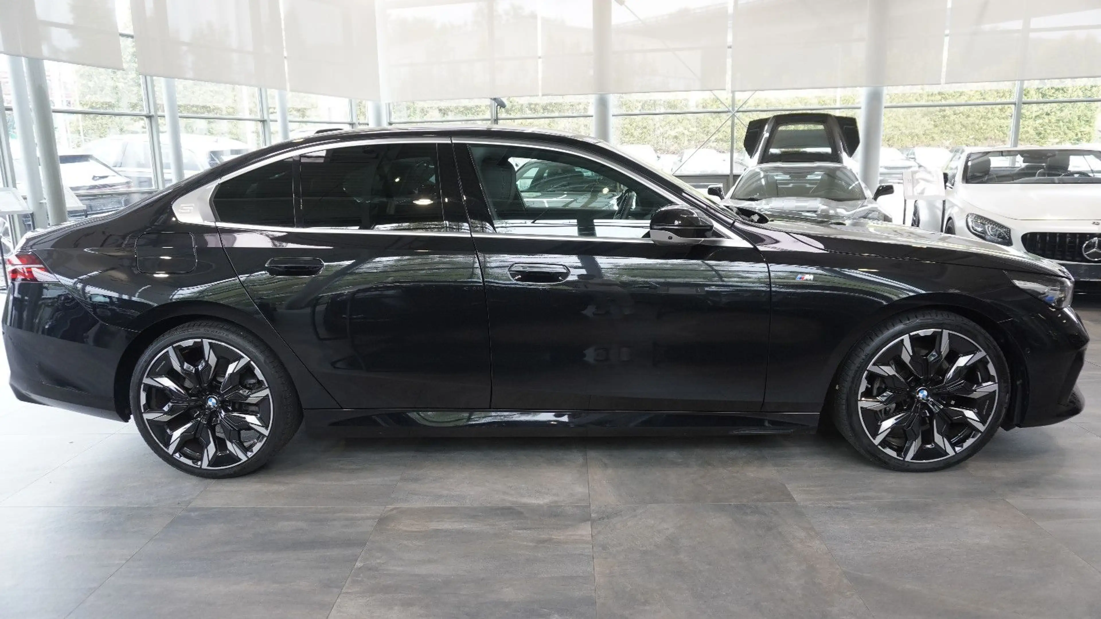 BMW 540 d Limousine xDrive M Sport*HEAD-UP*STHZ*360°* — photo 4