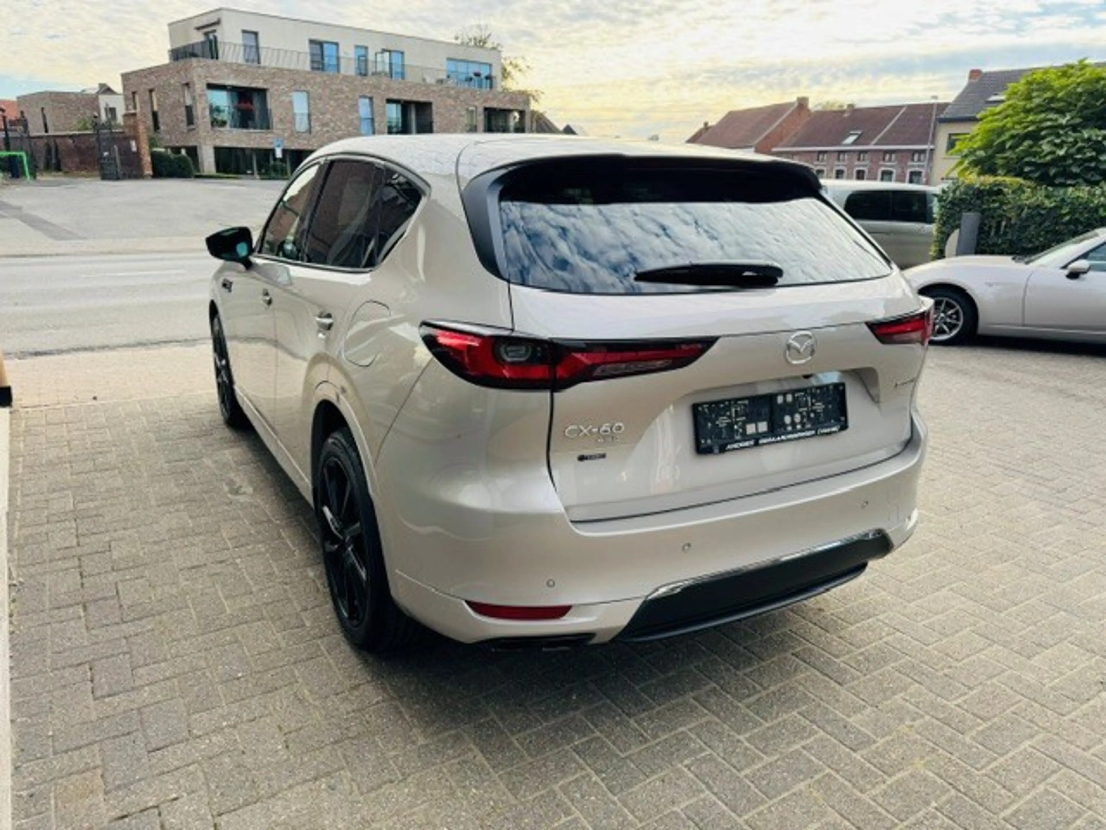 Mazda CX-60 CX-60 PHEV HOMURA + ALLE PACKS / FABRIEKSWAARBORG TOT 09/2029 — photo 3