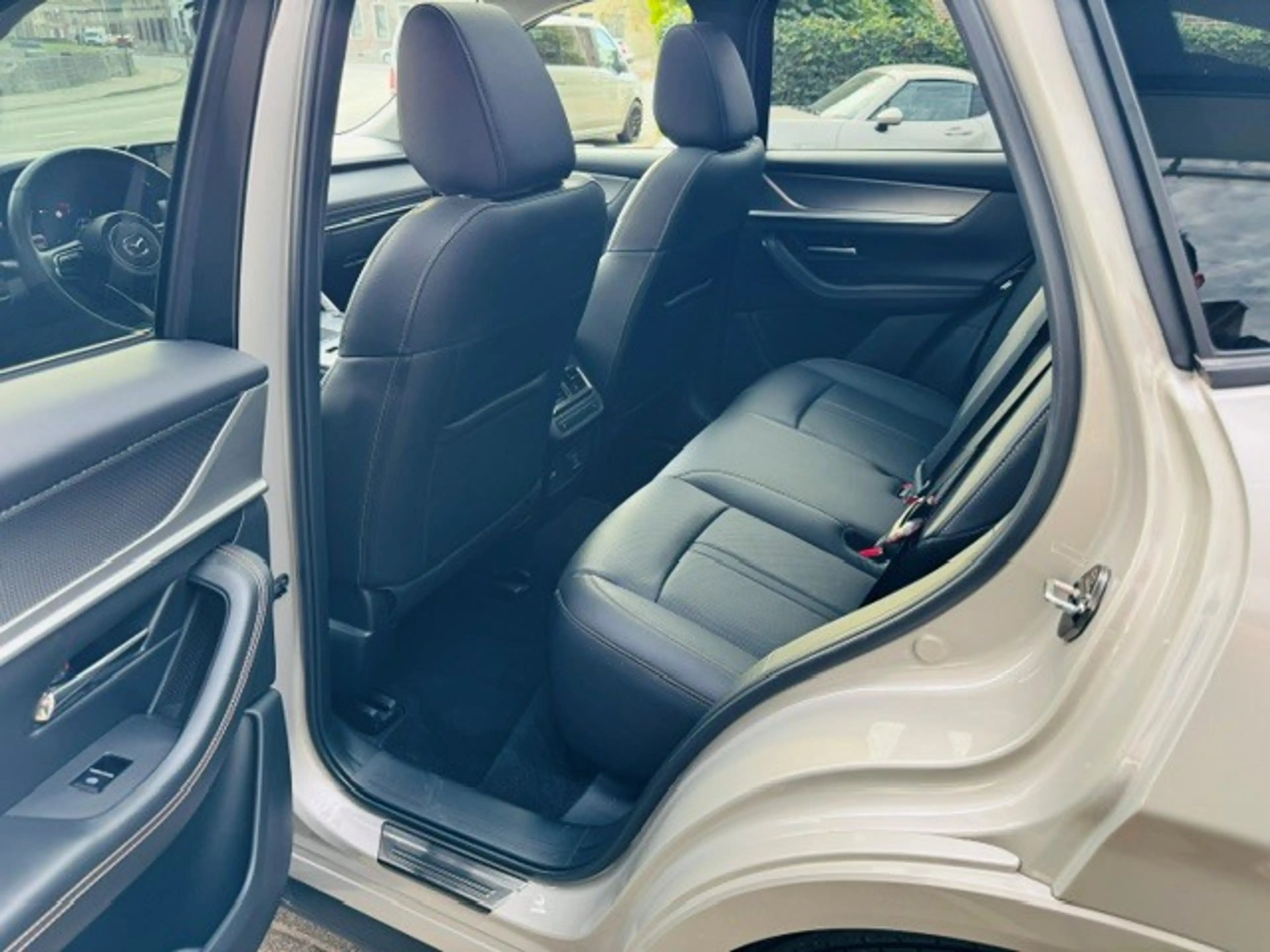 Mazda CX-60 CX-60 PHEV HOMURA + ALLE PACKS / FABRIEKSWAARBORG TOT 09/2029 — photo 7