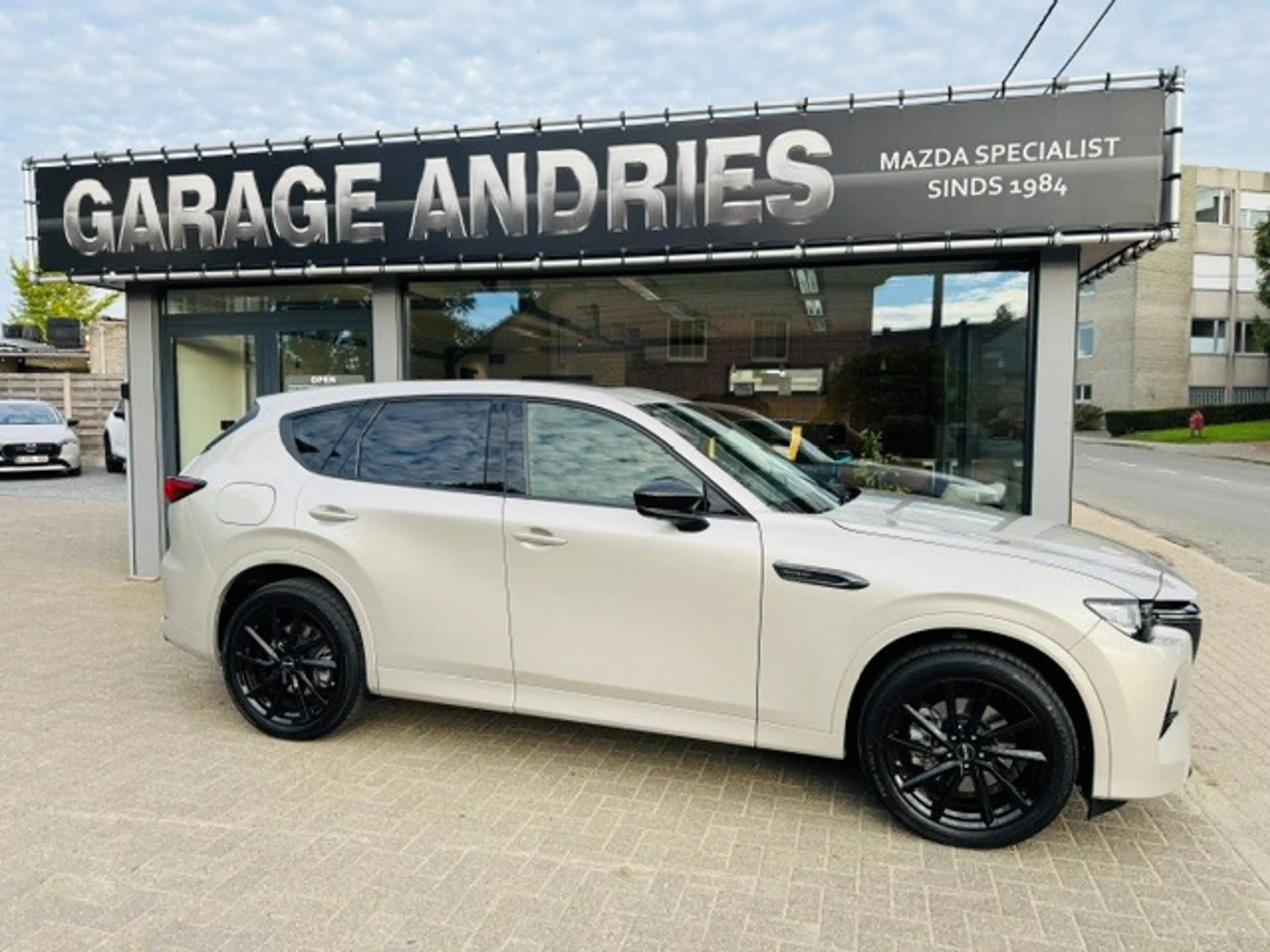 Mazda CX-60 CX-60 PHEV HOMURA + ALLE PACKS / FABRIEKSWAARBORG TOT 09/2029 — photo 2