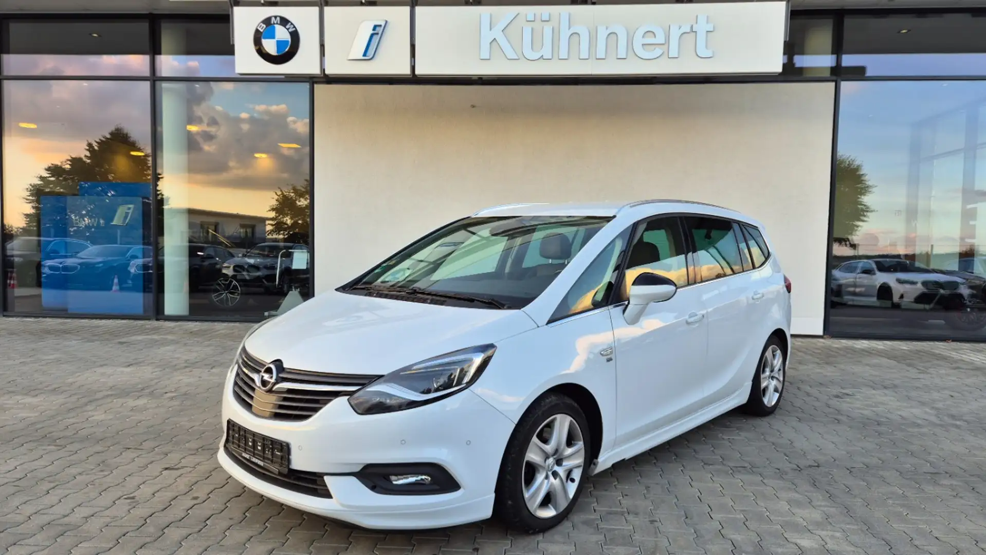 Opel Zafira Tourer +nur an Händler/Export+HU 10/26 Weiß - 1