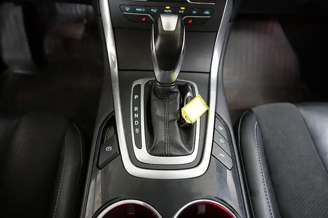 Ford Galaxy view 15