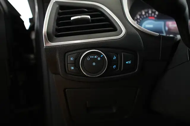 Ford Galaxy view 22