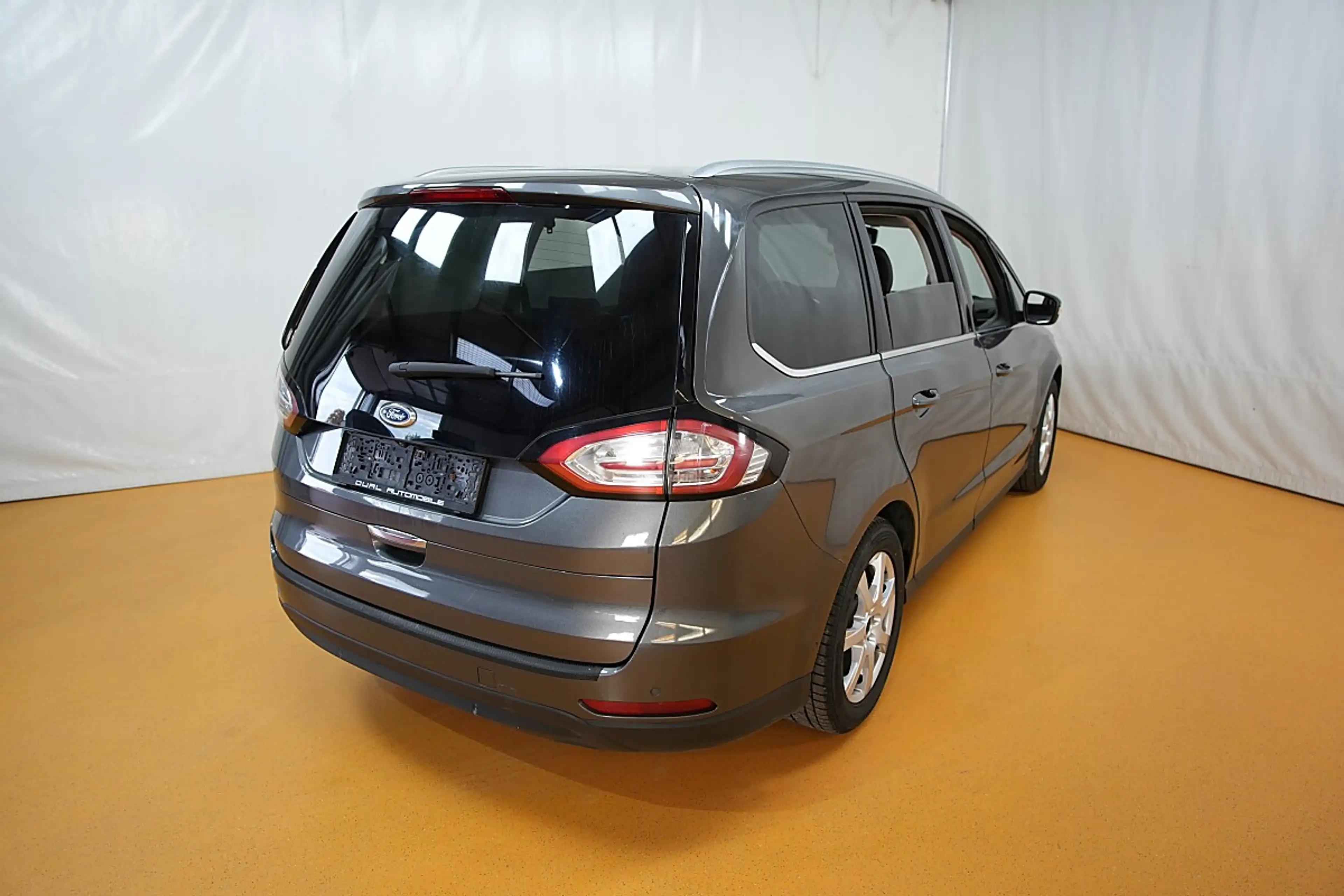 Ford Galaxy 2,0 TDCi AWD Titanium Start/Stop Powershift — photo 33