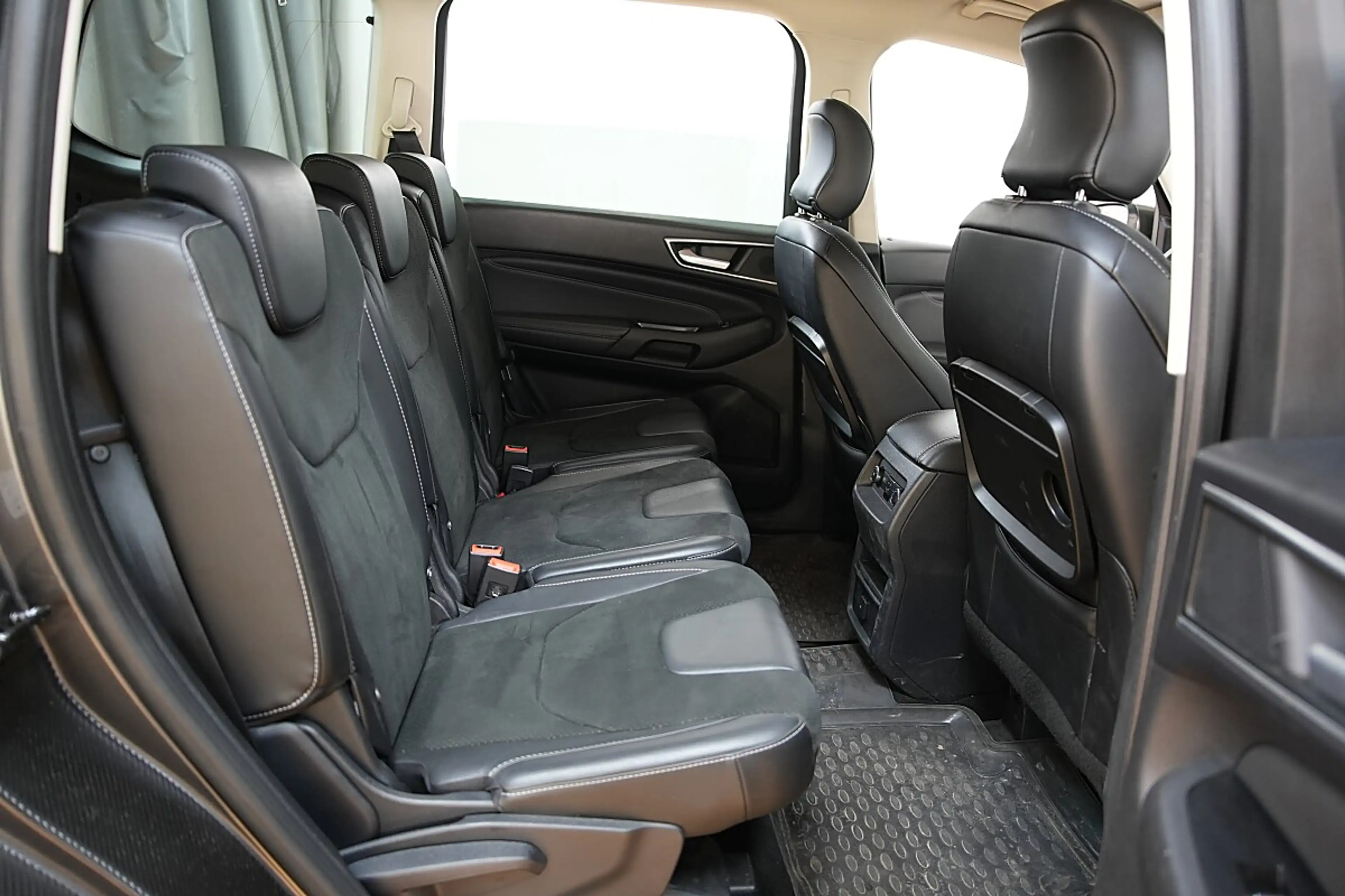 Ford Galaxy 2,0 TDCi AWD Titanium Start/Stop Powershift — photo 28