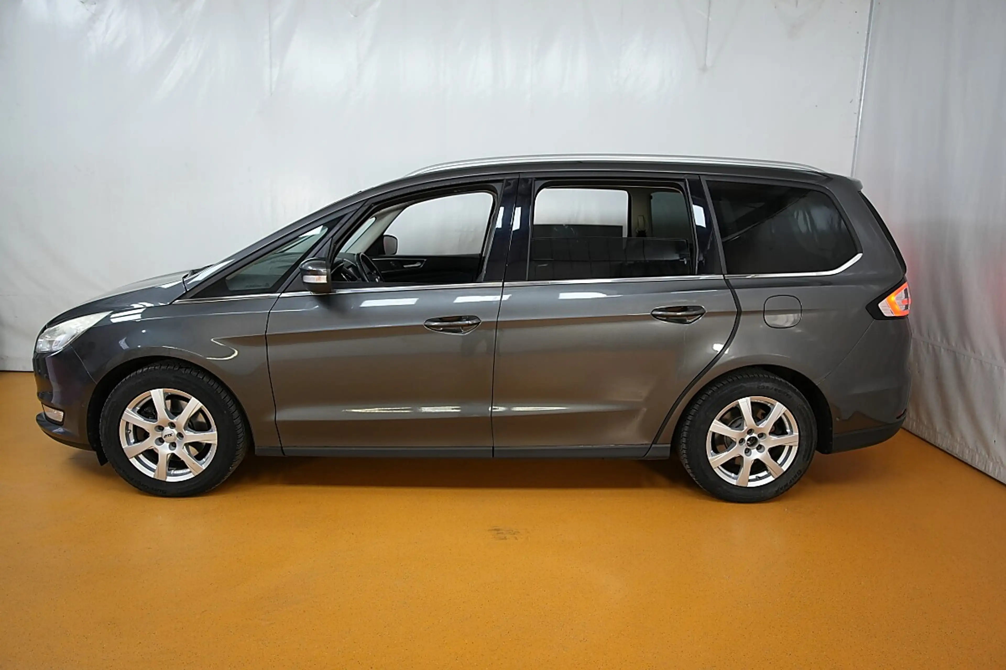 Ford Galaxy 2,0 TDCi AWD Titanium Start/Stop Powershift — photo 7