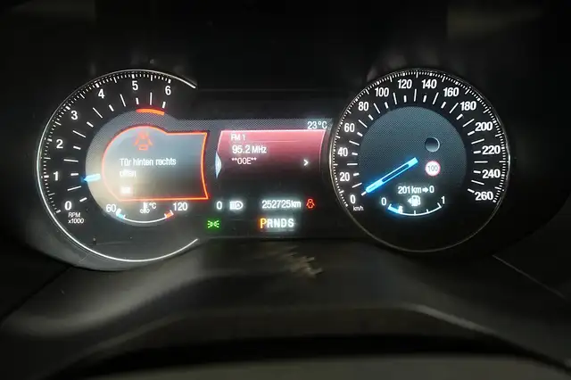 Ford Galaxy view 21