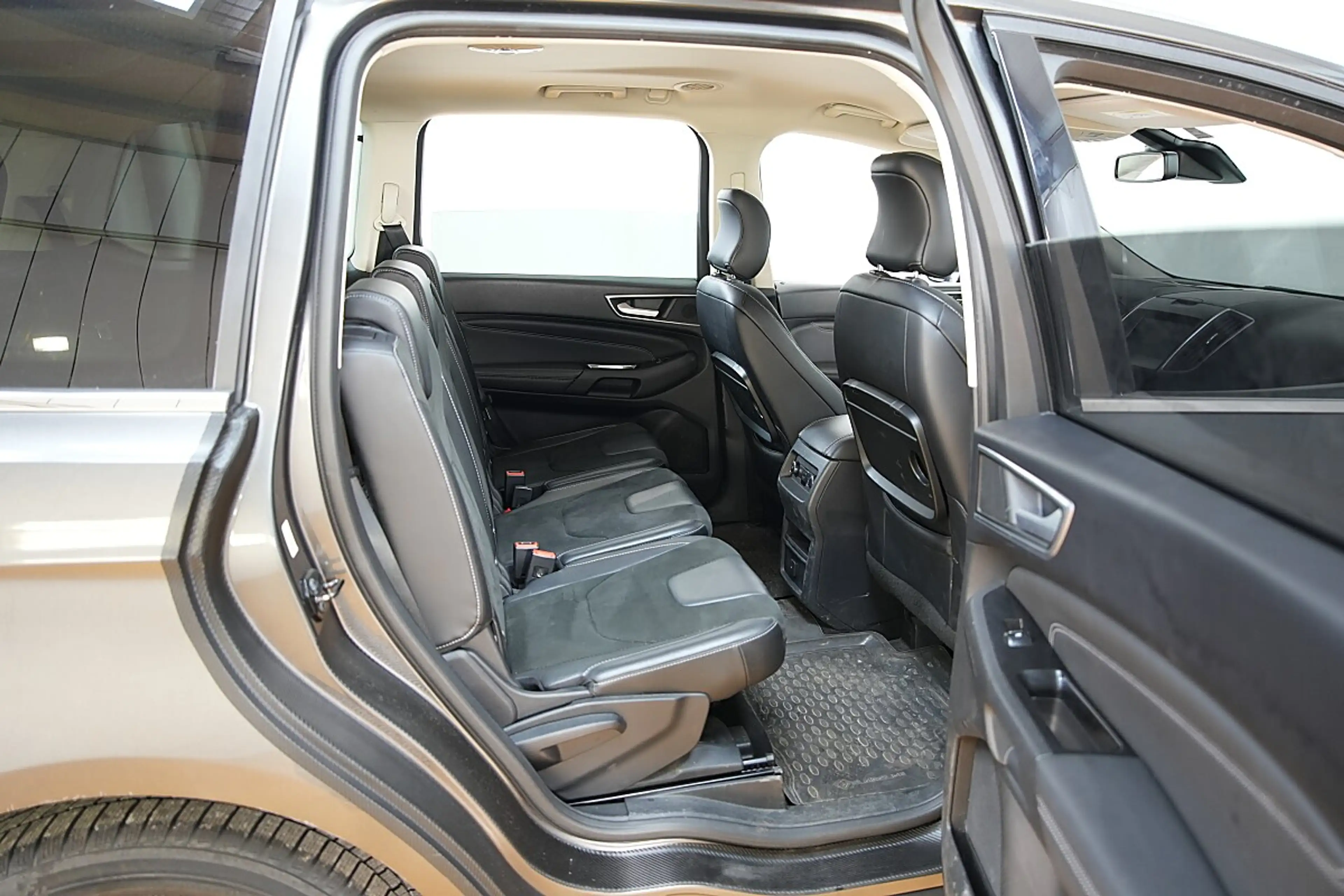 Ford Galaxy 2,0 TDCi AWD Titanium Start/Stop Powershift — photo 6