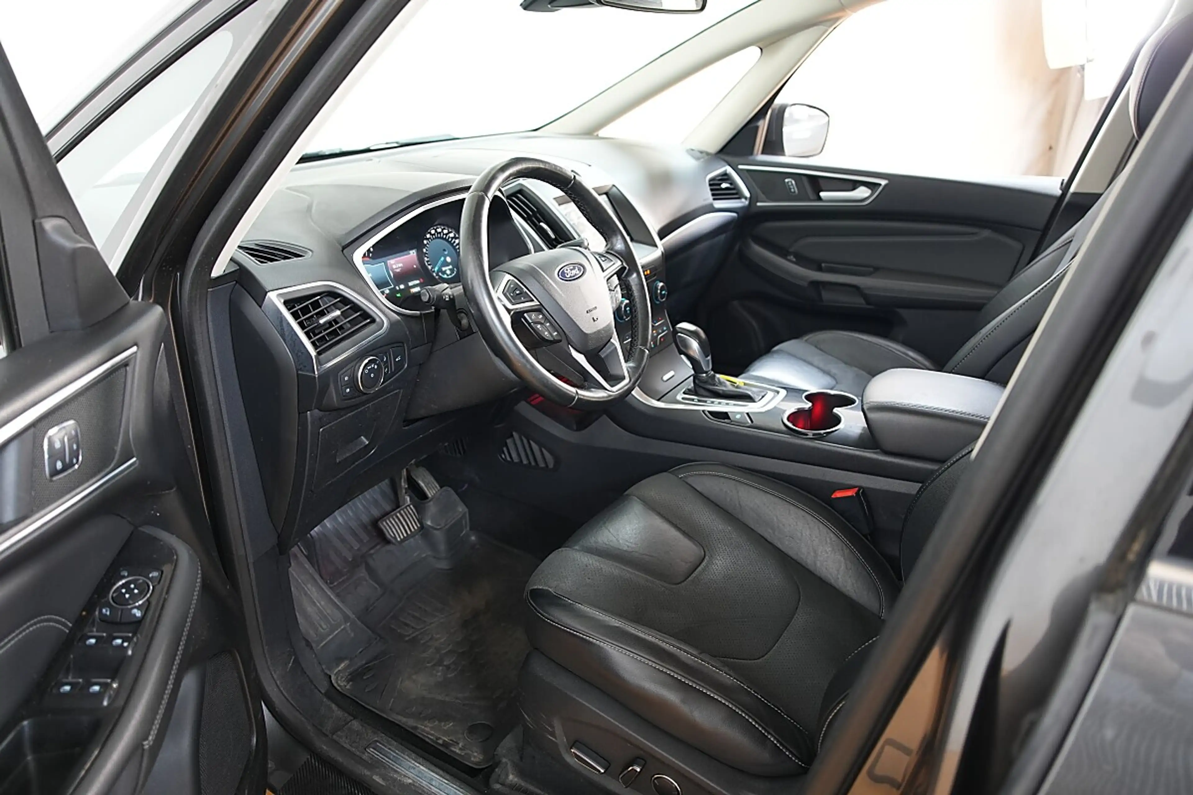 Ford Galaxy 2,0 TDCi AWD Titanium Start/Stop Powershift — photo 25
