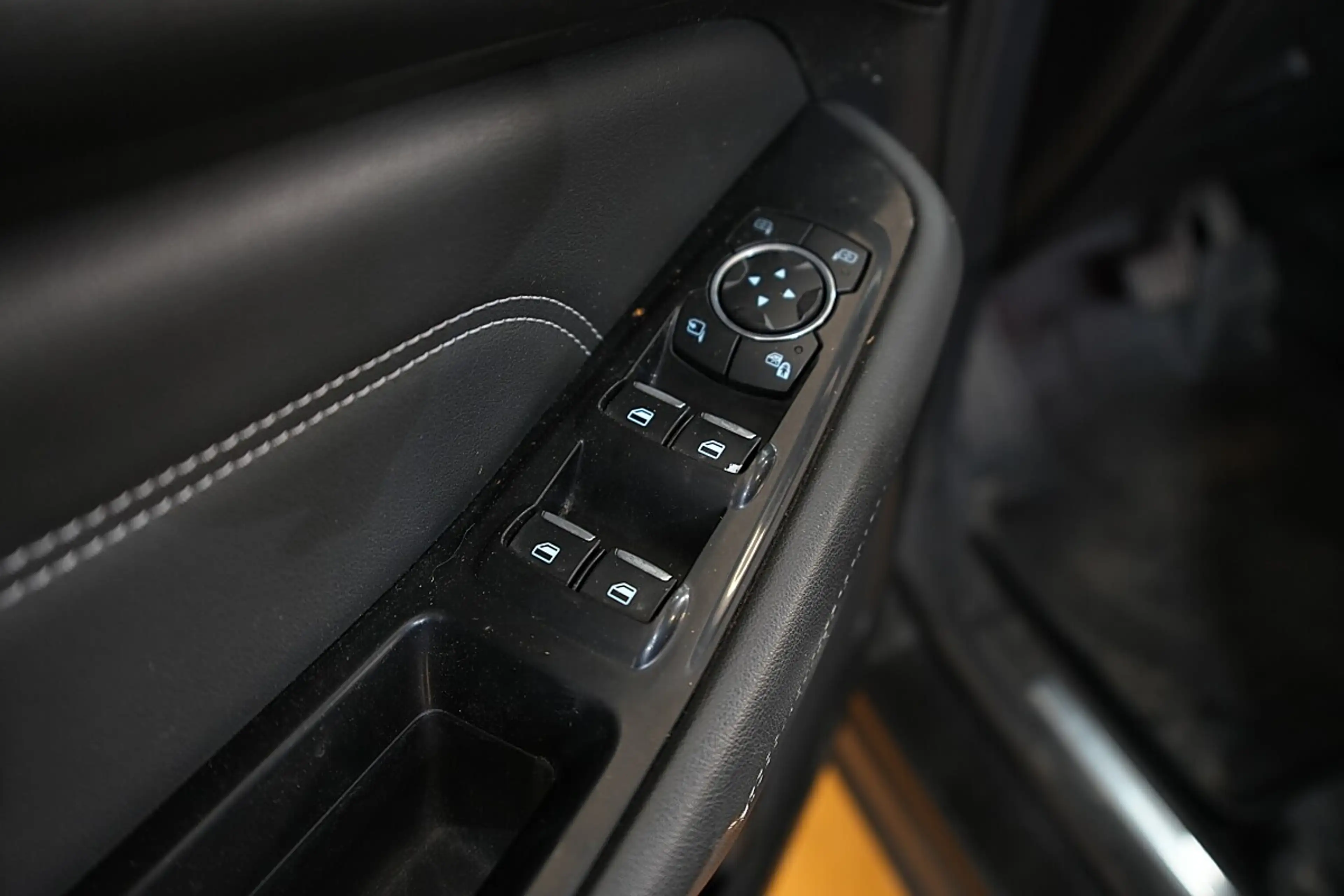 Ford Galaxy 2,0 TDCi AWD Titanium Start/Stop Powershift — photo 24