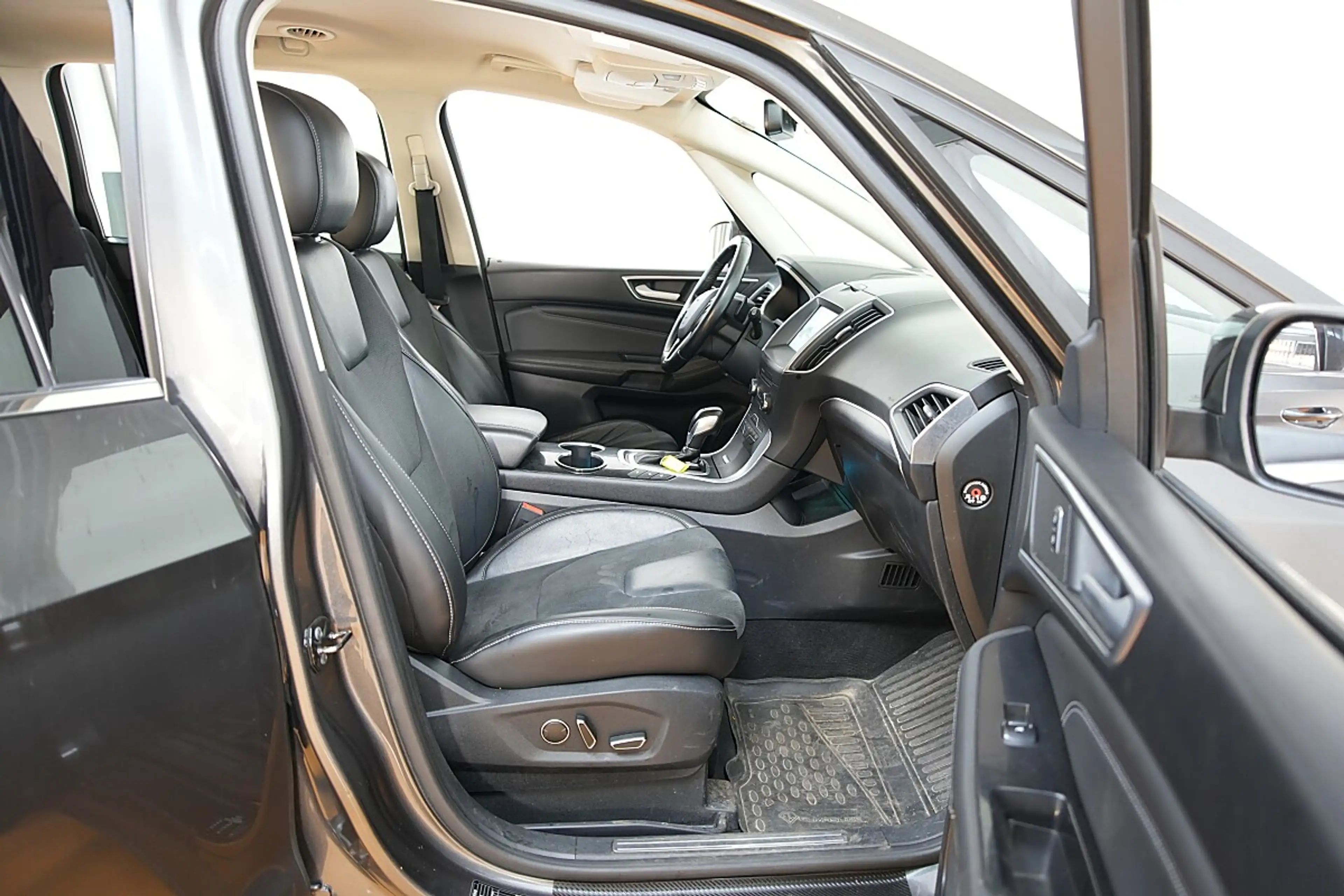 Ford Galaxy 2,0 TDCi AWD Titanium Start/Stop Powershift — photo 27