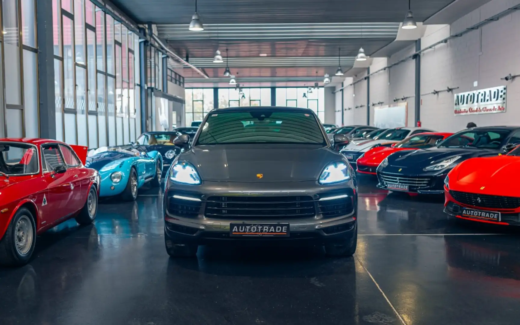 Porsche Cayenne S Coupé Aut. Grigio - 2