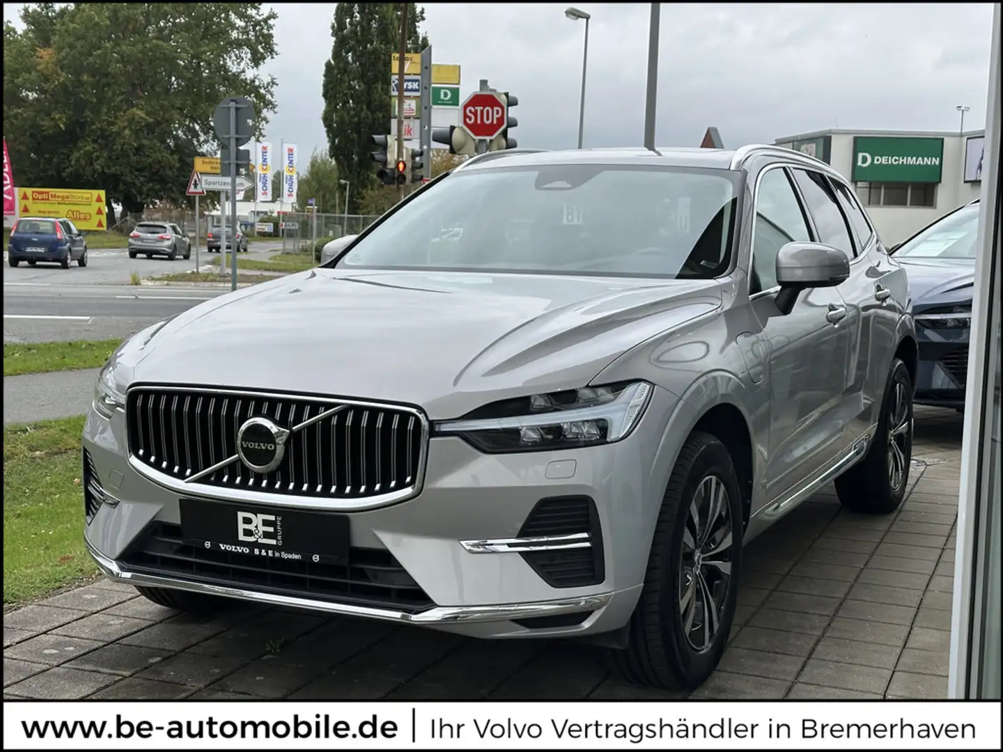 Volvo XC60 T6 Inscription Expression Recharge AWD Silber - 1