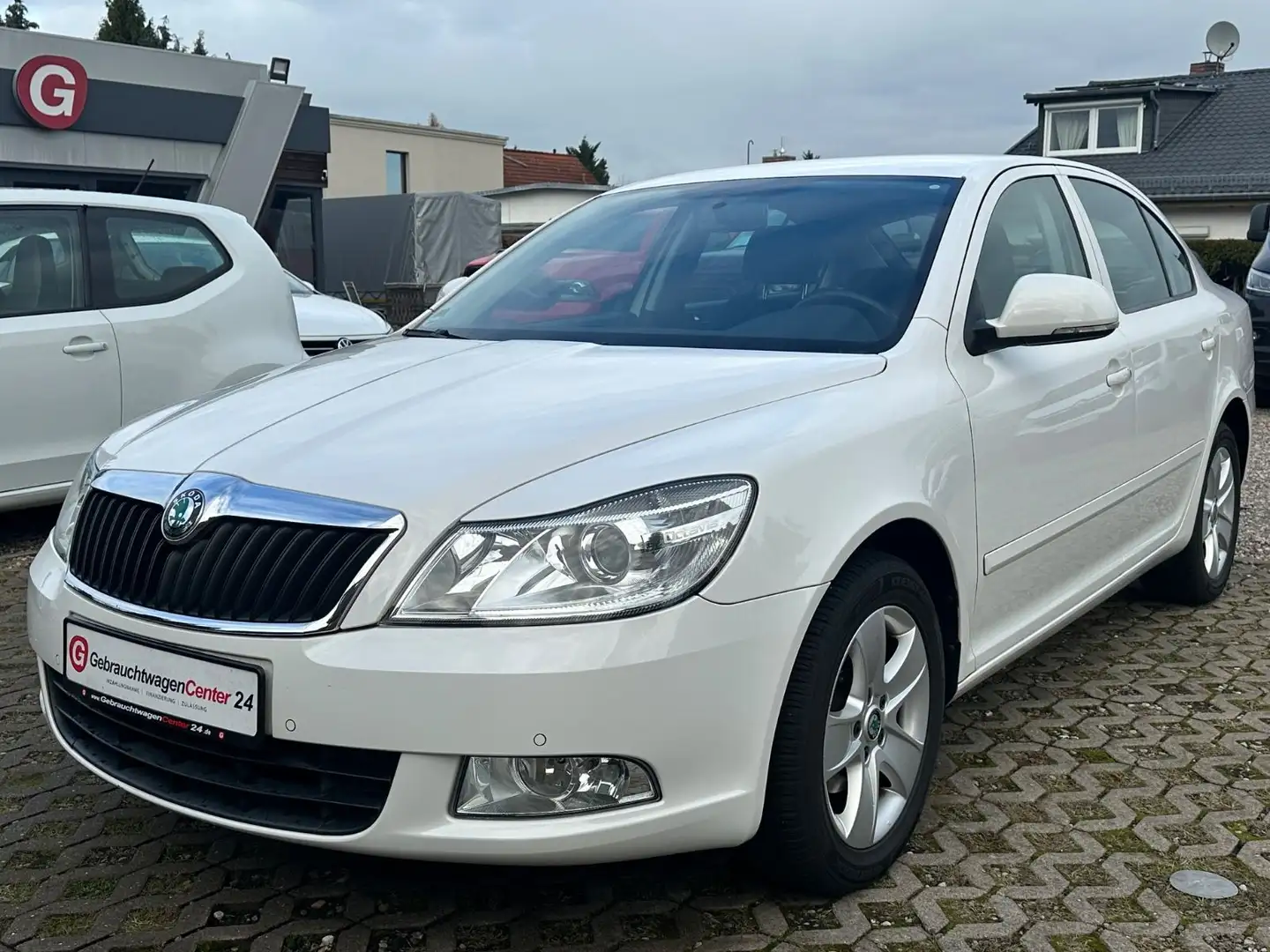 Skoda Octavia Lim. Ambiente, 2 Zon Klimaautomatik, PDC Wit - 1