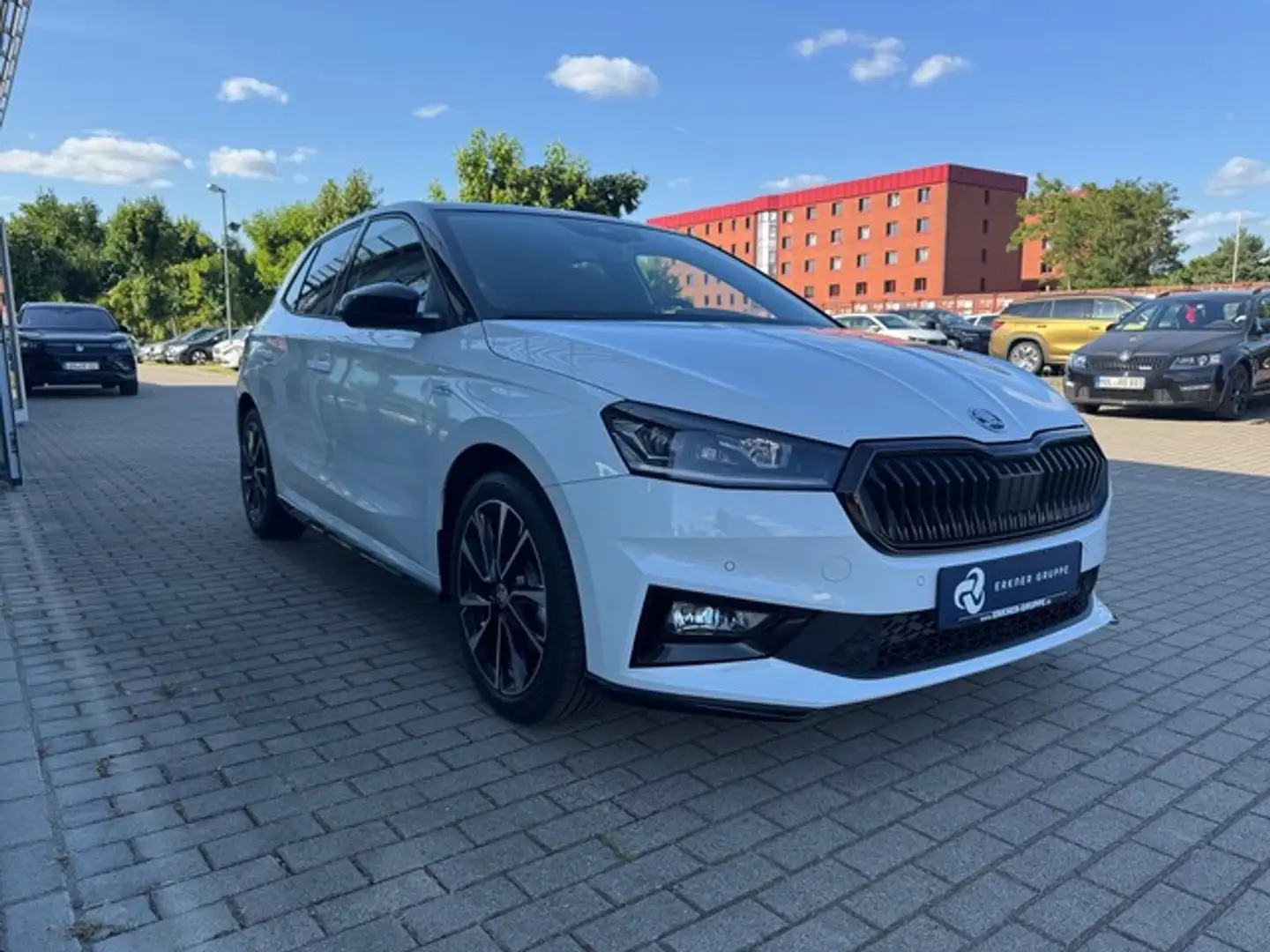 Skoda Fabia 1.0l TSI Monte Carlo +RFK+PDC+SHZ+LED+PANO+ Weiß - 2
