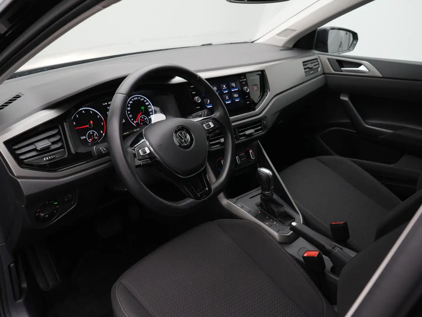 Volkswagen Polo 1.0 TSI 95 pk DSG Comfortline | Trekhaak | Navigat Zwart - 2