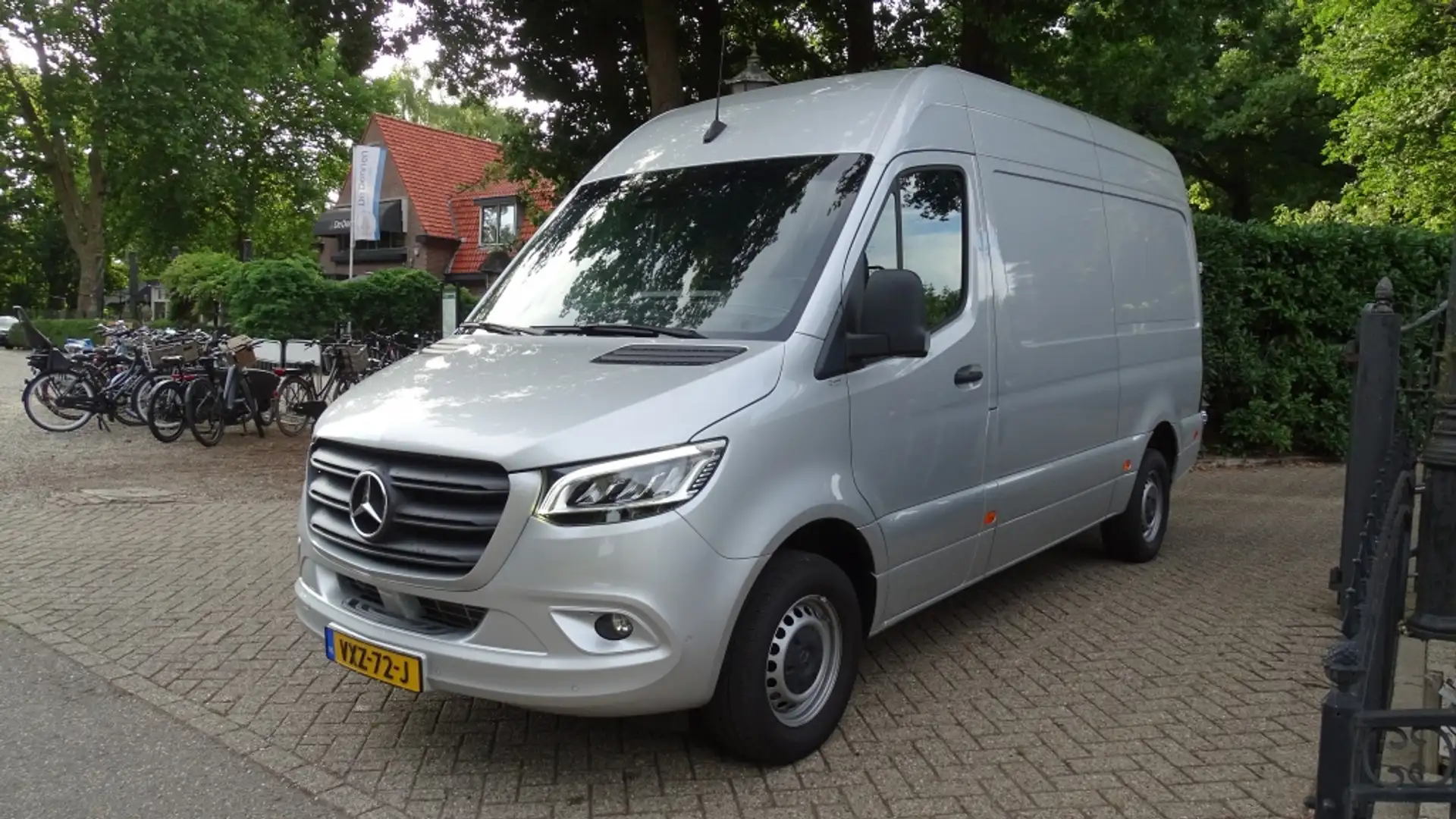 Mercedes-Benz Sprinter 319 1.9 CDI L2H2 VOL OPTIES 1e eig Grijs - 2