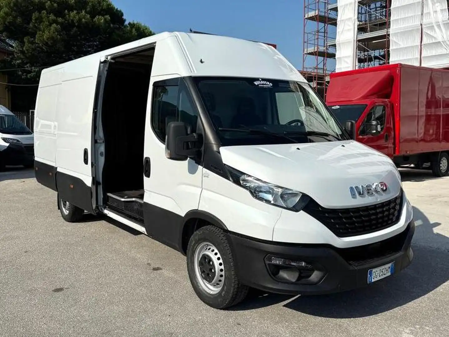 Iveco Daily 35S14 PASSO 4100 FURGONE Anno 2022 km 86.000 Bianco - 1