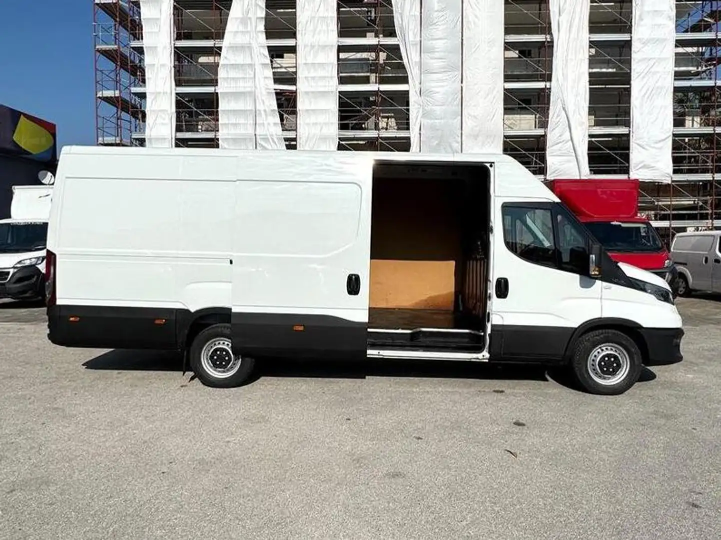 Iveco Daily 35S14 PASSO 4100 FURGONE Anno 2022 km 86.000 Bianco - 2
