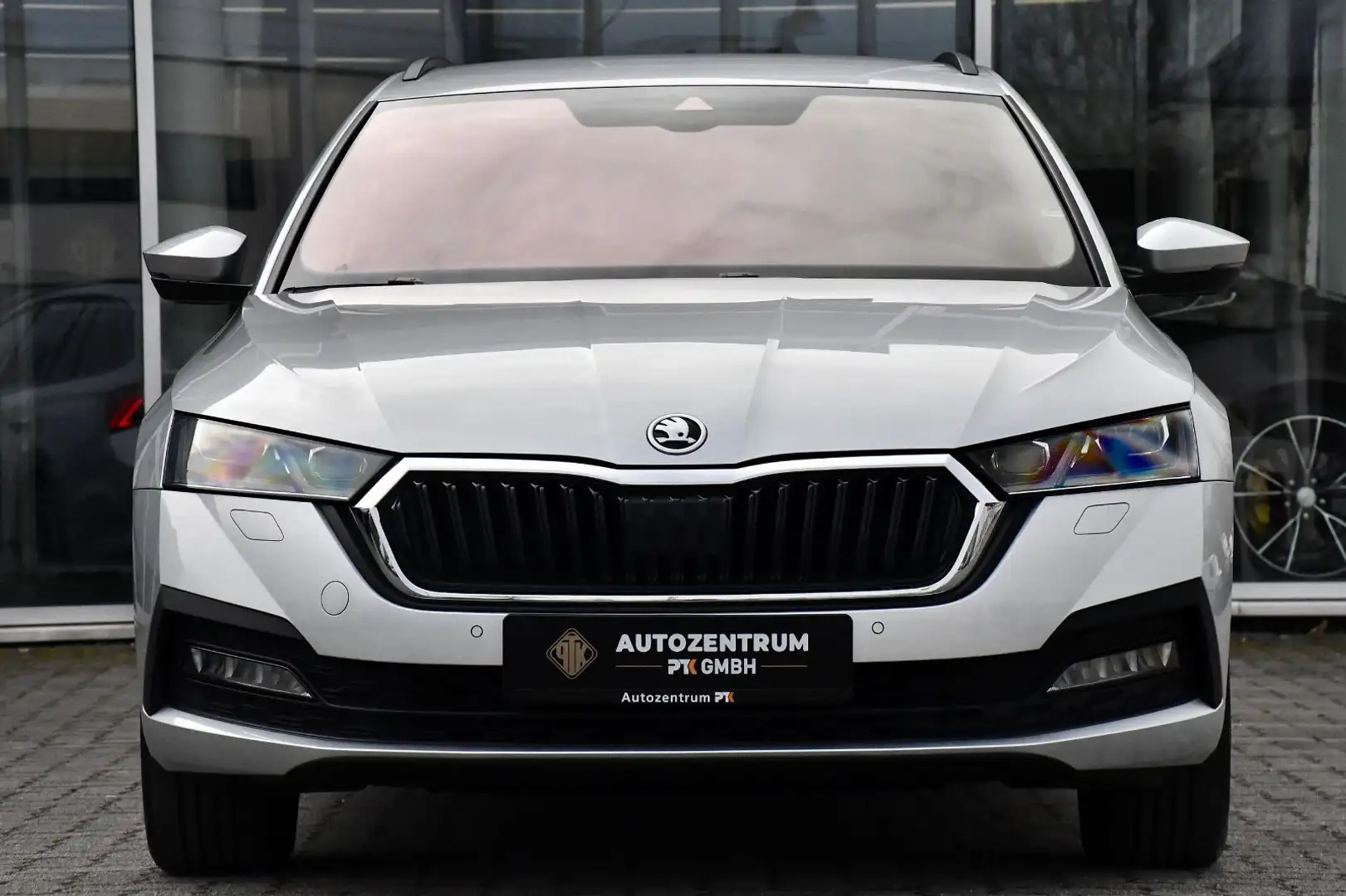 Skoda Octavia Combi Clever Ambition 2.0 TDI LED ACC Silber - 2