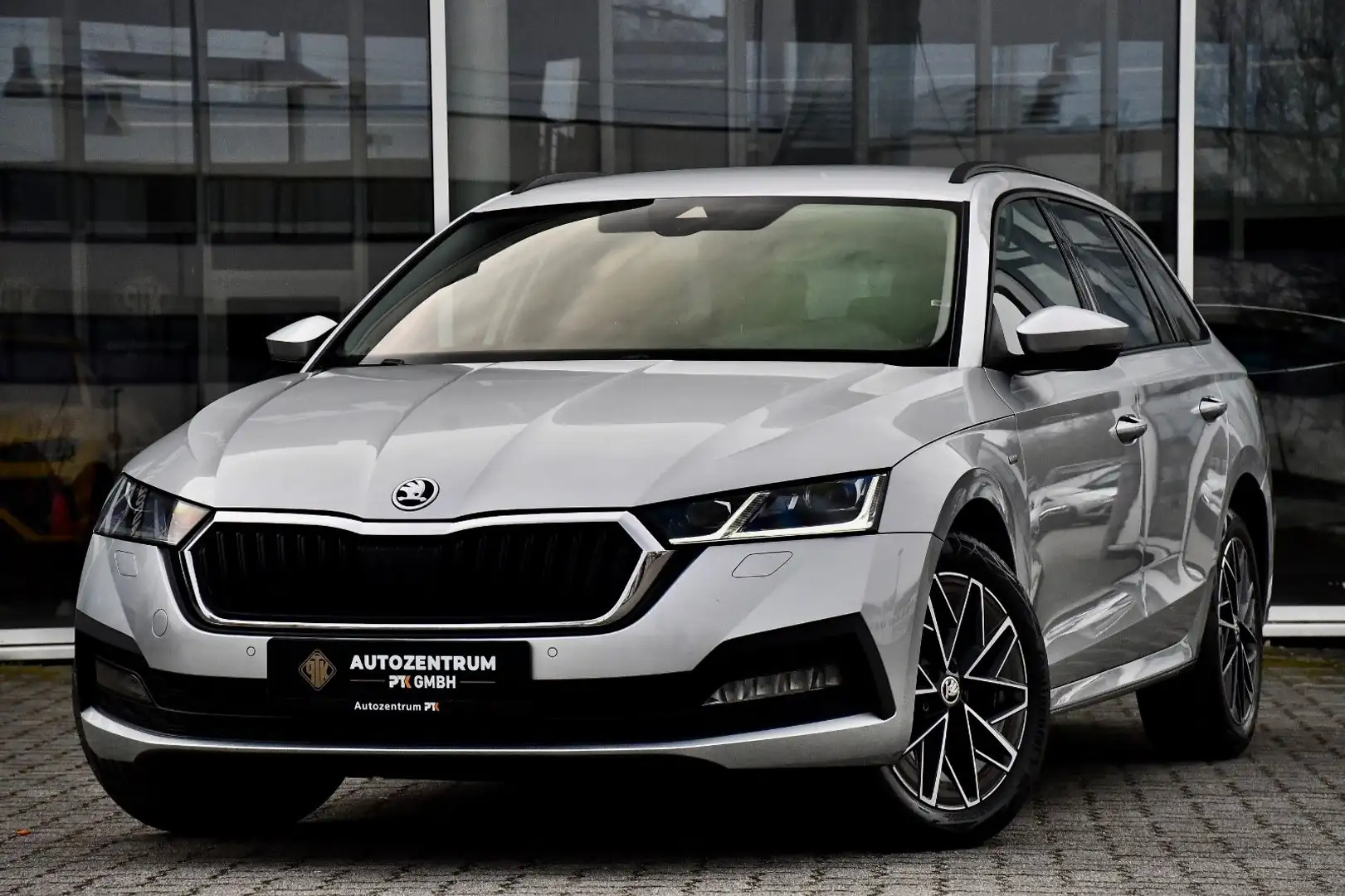 Skoda Octavia Combi Clever Ambition 2.0 TDI LED ACC Silber - 1