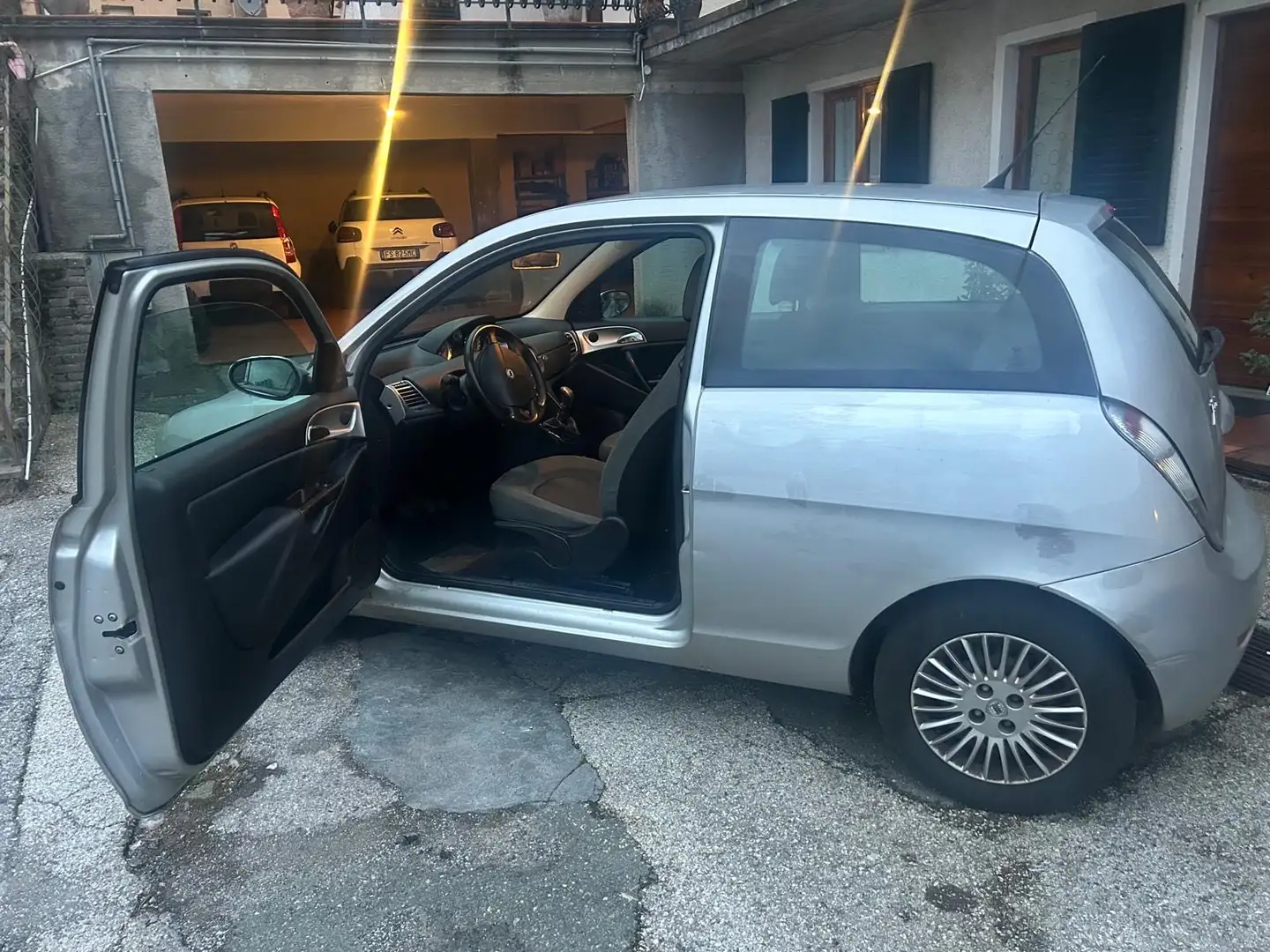 Lancia Y 1.2 8v LS - 1