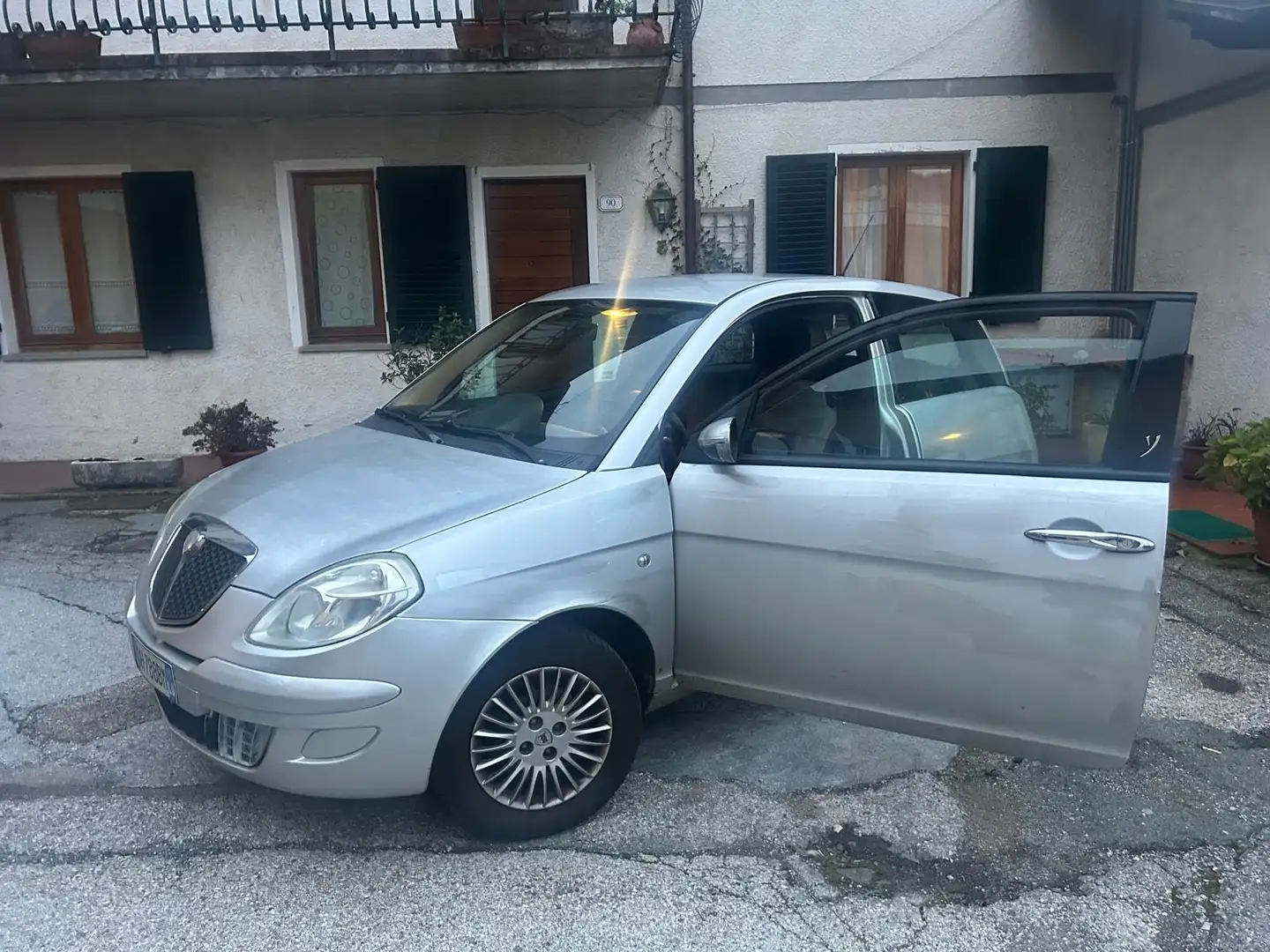 Lancia Y 1.2 8v LS - 2