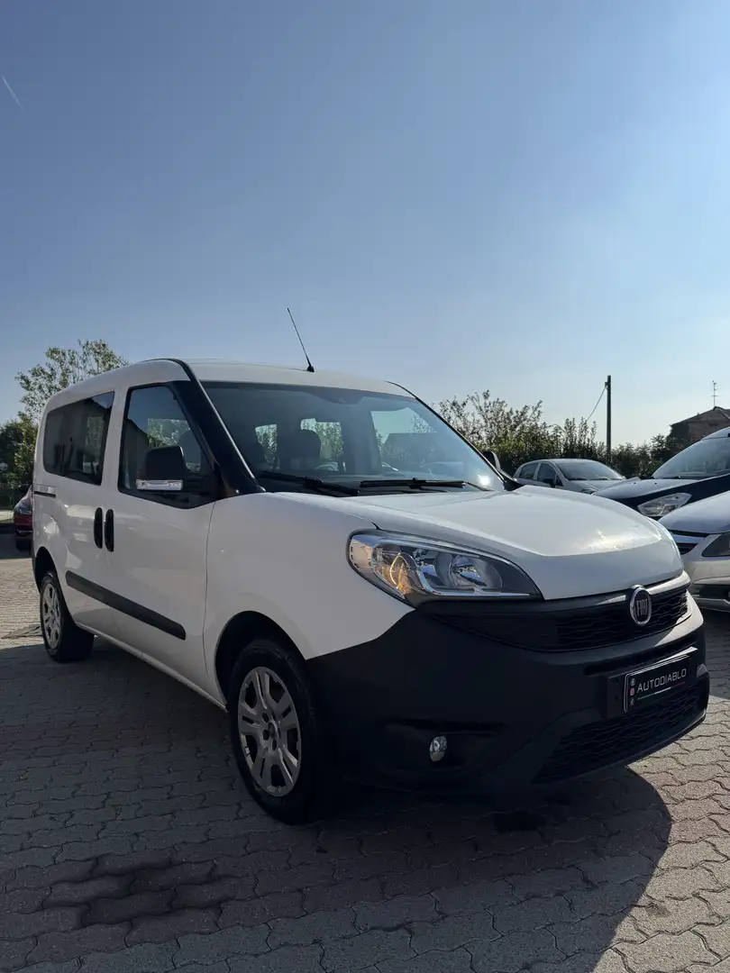 Fiat Doblo 1.3  mjt 16v Easy 95cv my18 Grün - 1