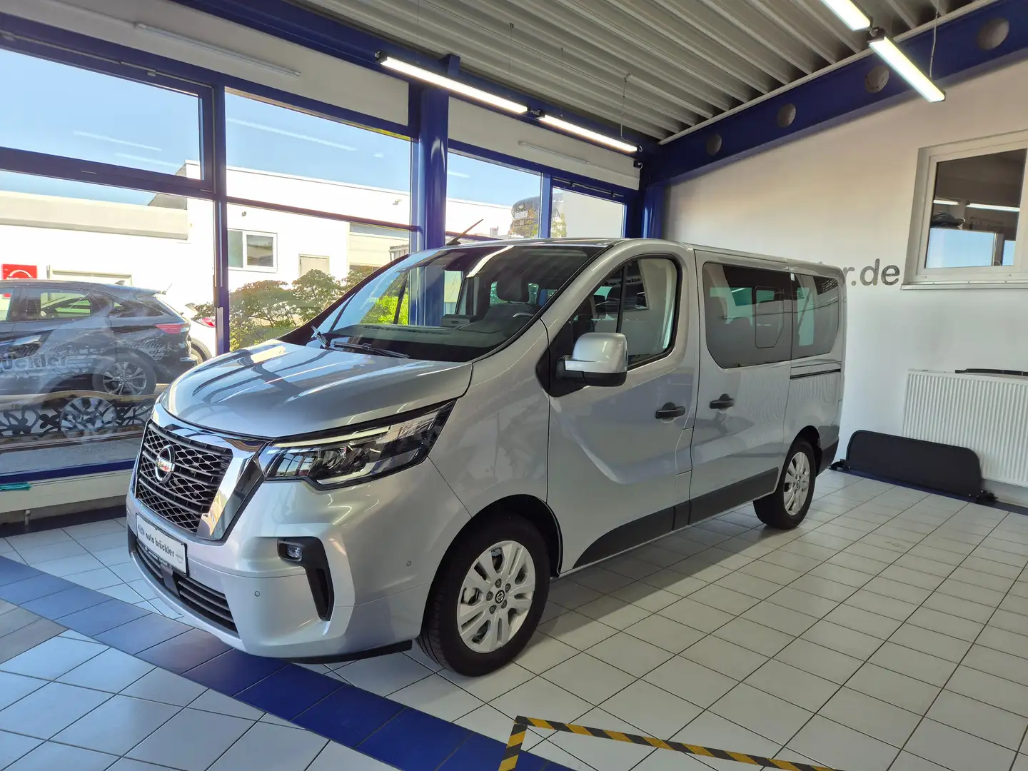 Nissan Primastar L1 2,8 dCi 170 (8Si.) DCT Tekna - LED - Kamera - Серебристый - 2