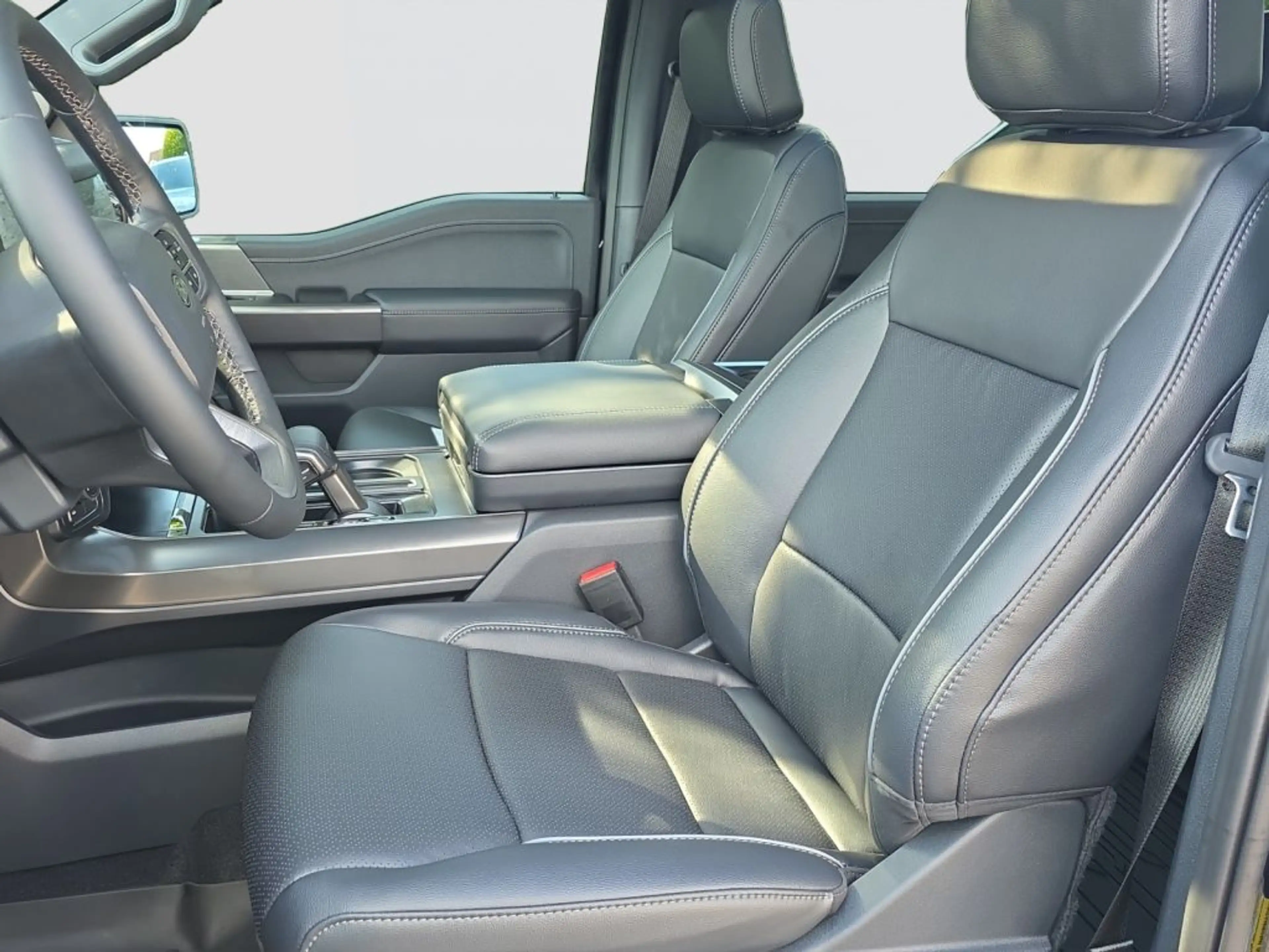 Ford F 150 5.0L V8 Black Edition Lariat MY2026 — photo 6